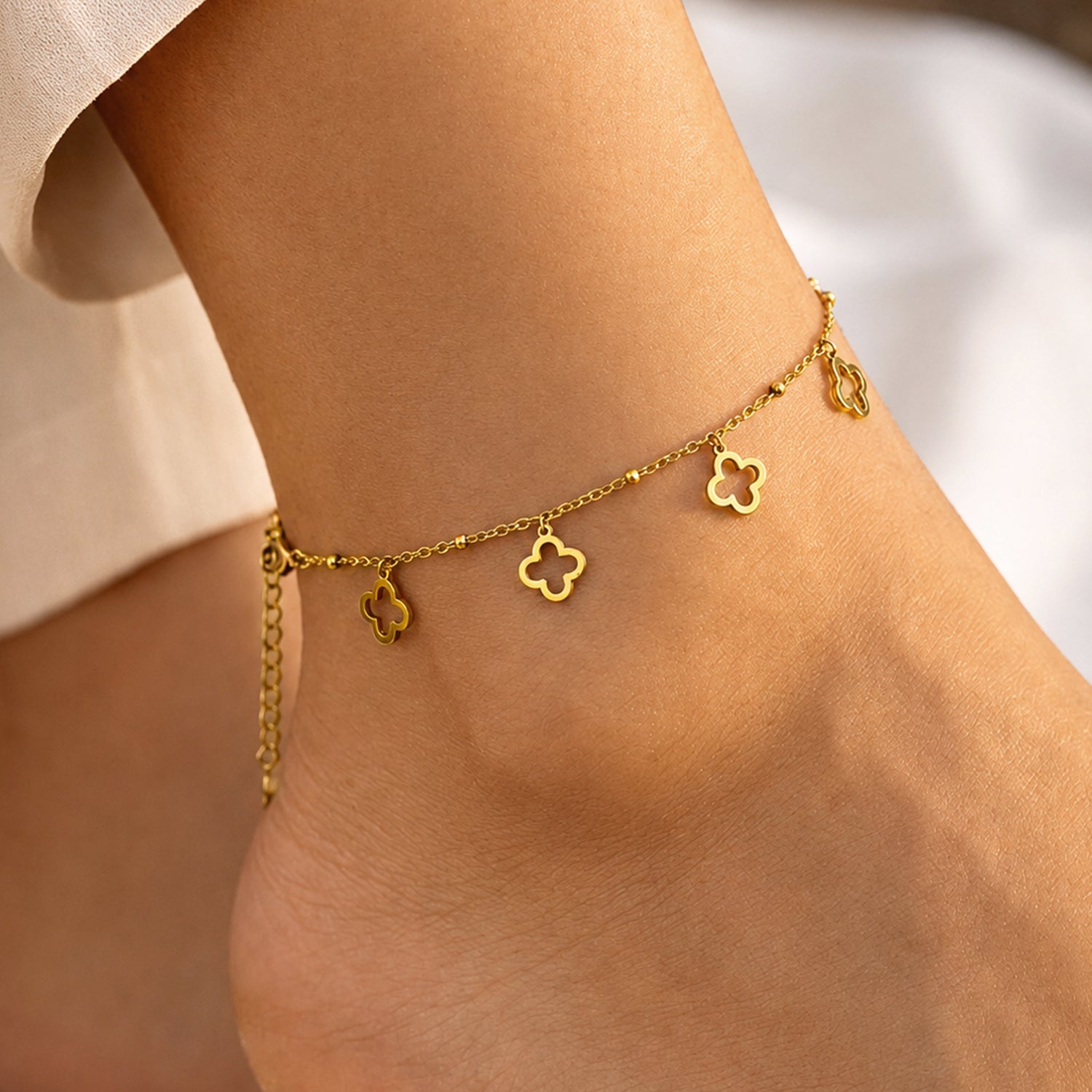 Artklim Golden Clover Charm Dainty Anti-Tarnish Anklet