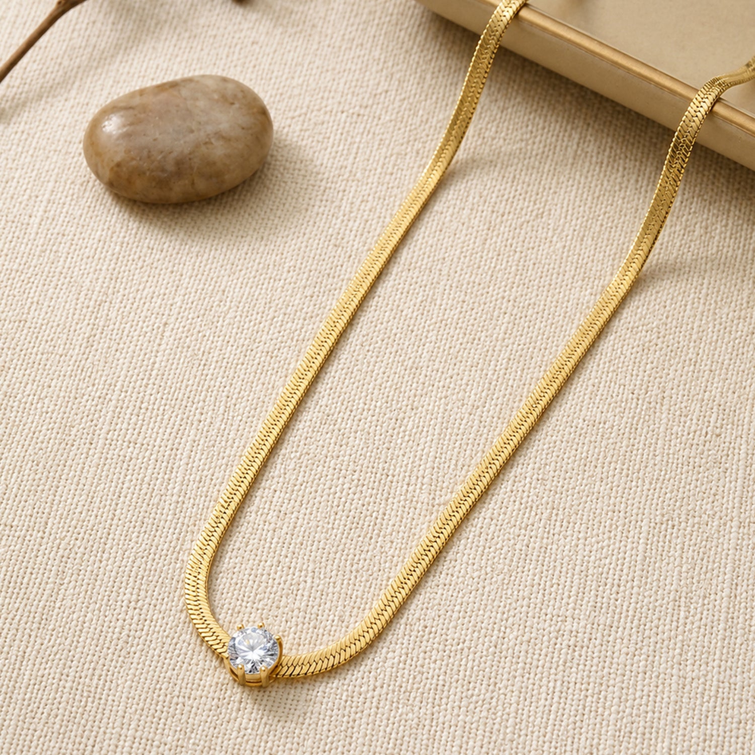Artklim Solitaire Snake Chain Anti-Tarnish Pendant Necklace