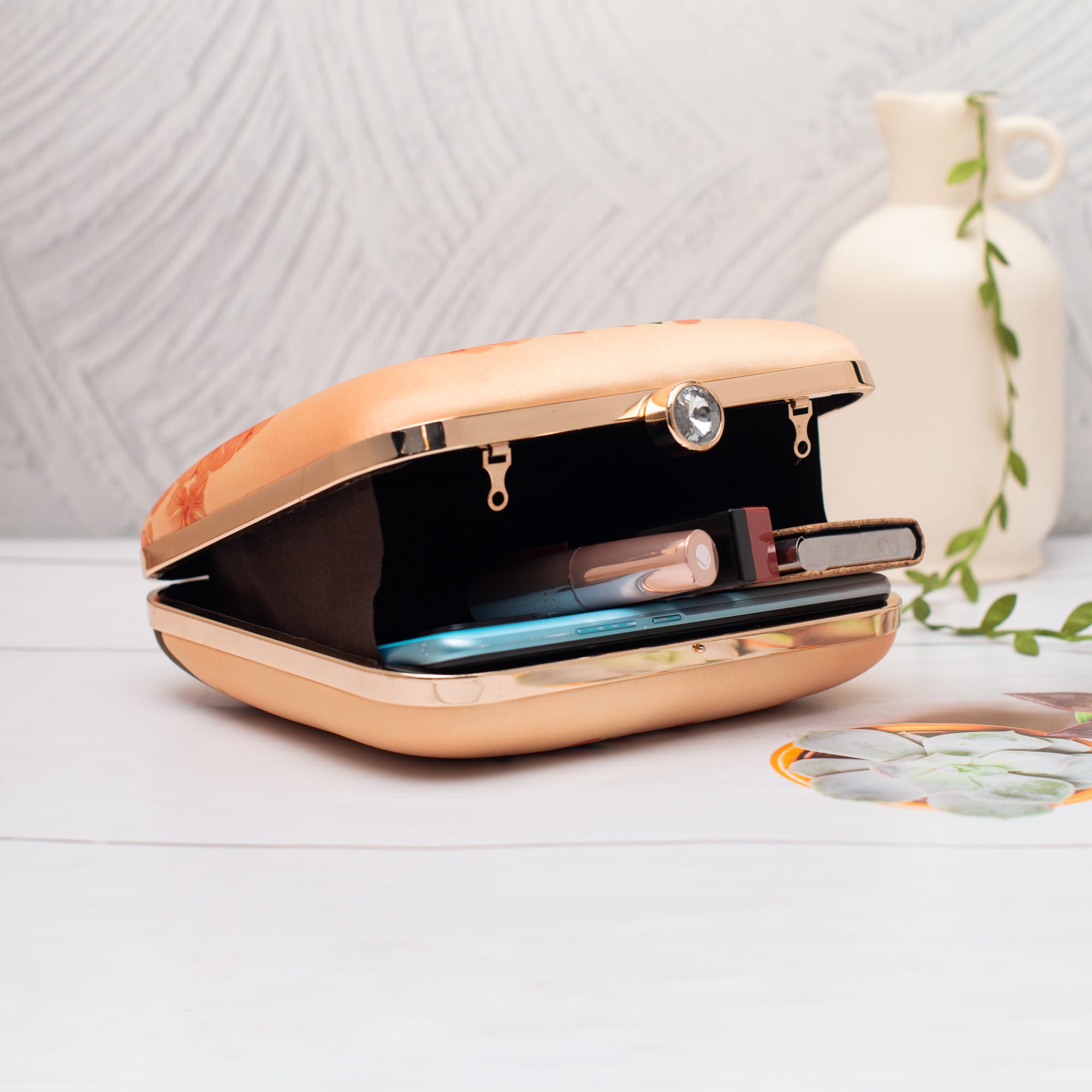 Artklim Toucan Bird Peach Portrait Clutch