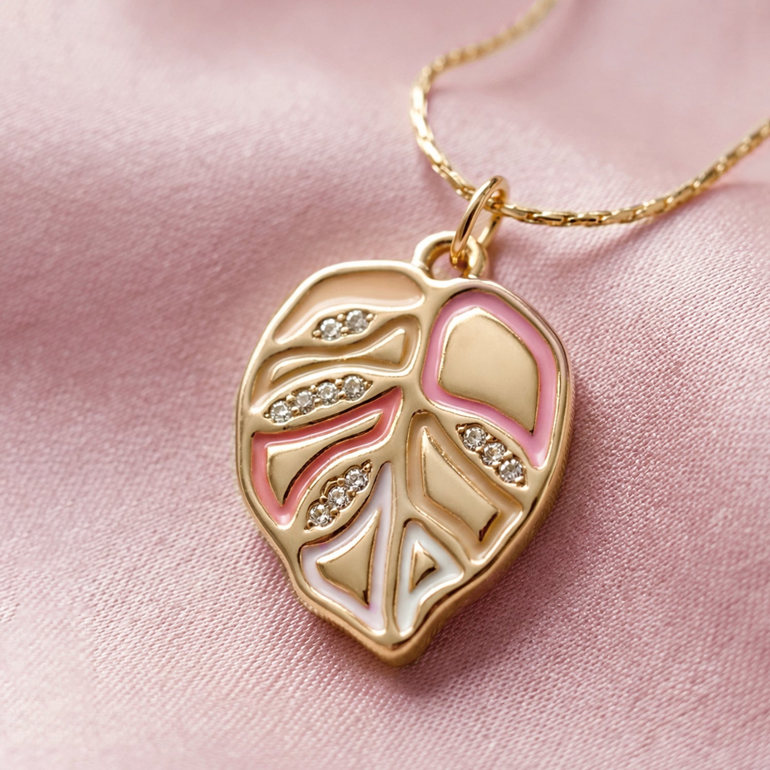 Artklim Gold-Plated Elegant Leaf Design Anti-Tarnish Pendant Necklace