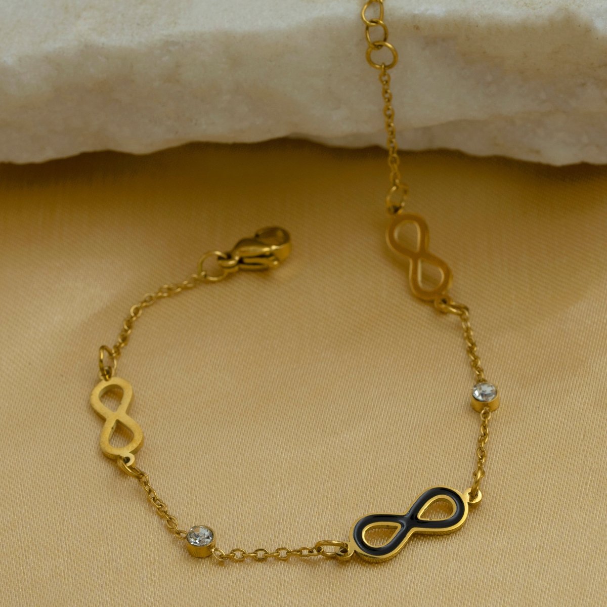 Artklim Gold Plated Infinity Pendants Bracelet