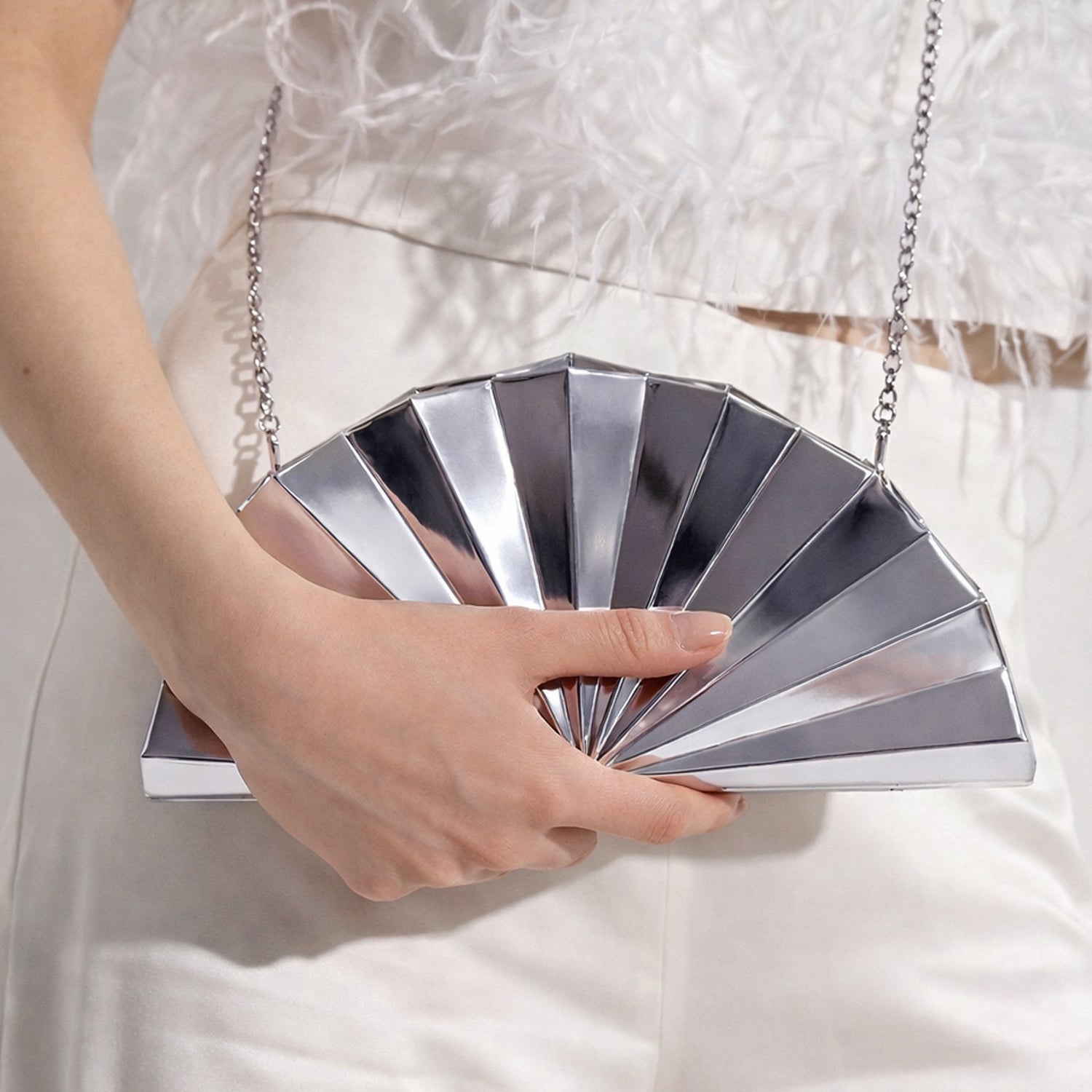Artklim Elegant Silver Fan-Shaped Acrylic Clutch