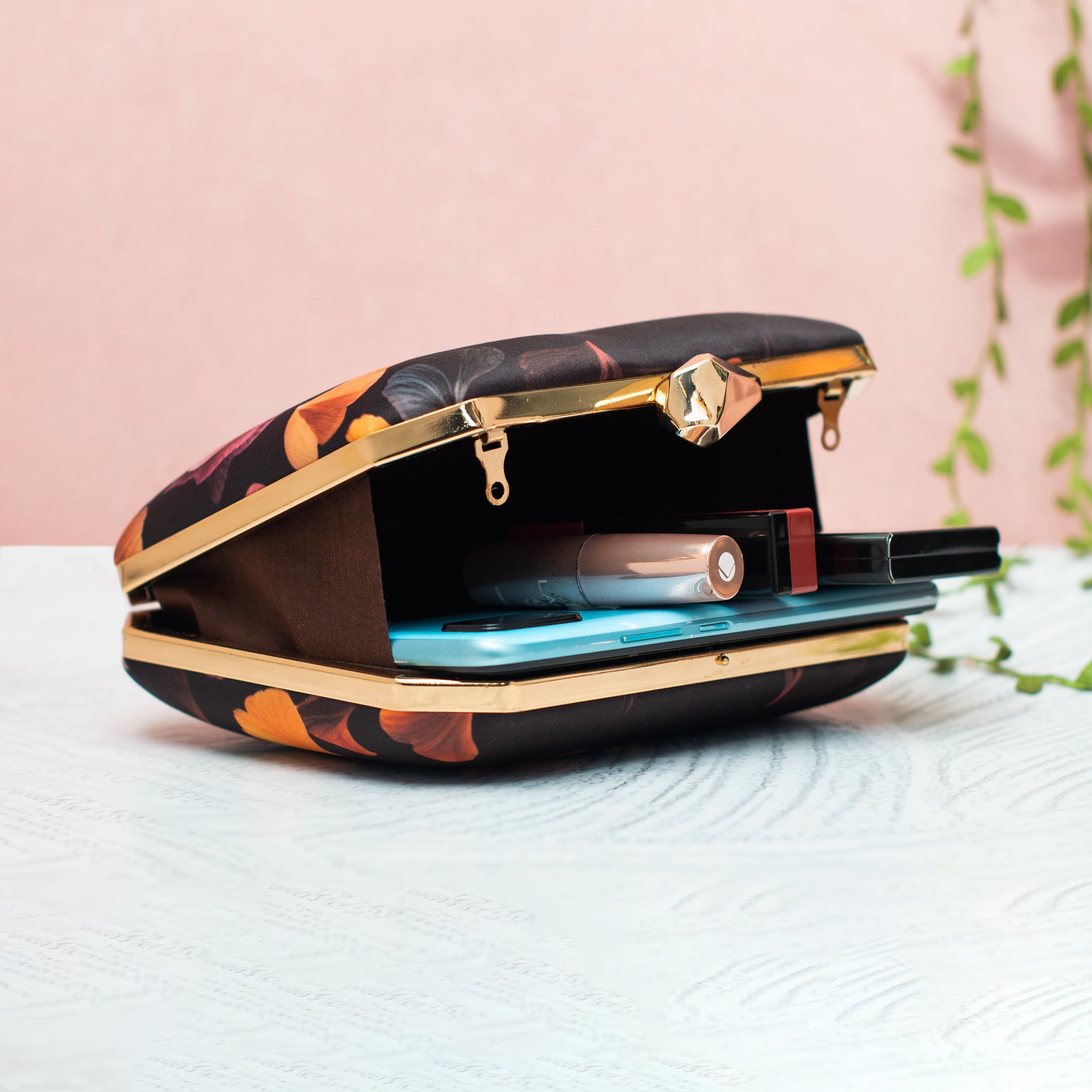 Artklim Colourful Leaf Pattern on Black Printed Clutch