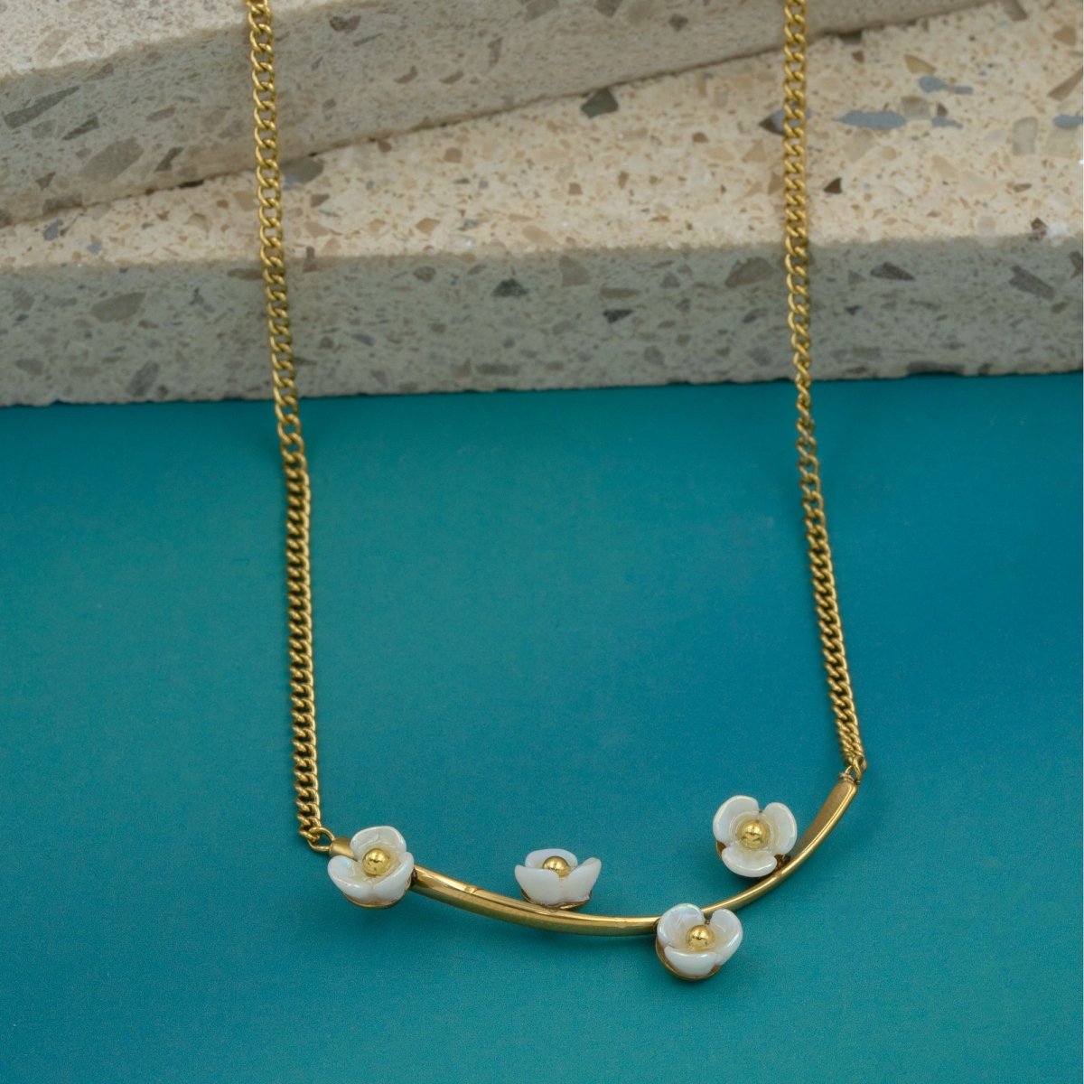 Artklim Gold Plated Elegant Floral Pendant Necklace