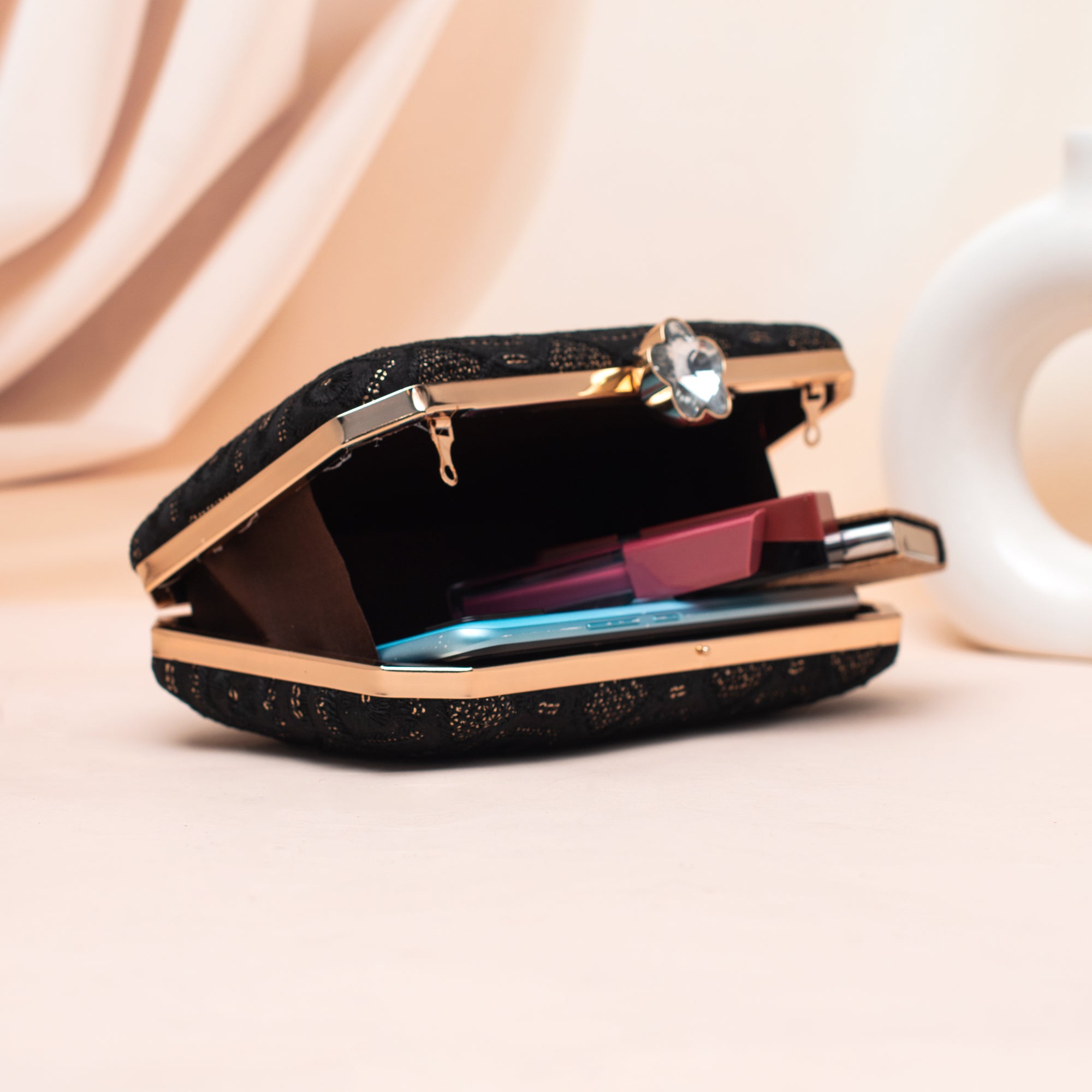 Artklim Textured Glamour Embroidery Clutch