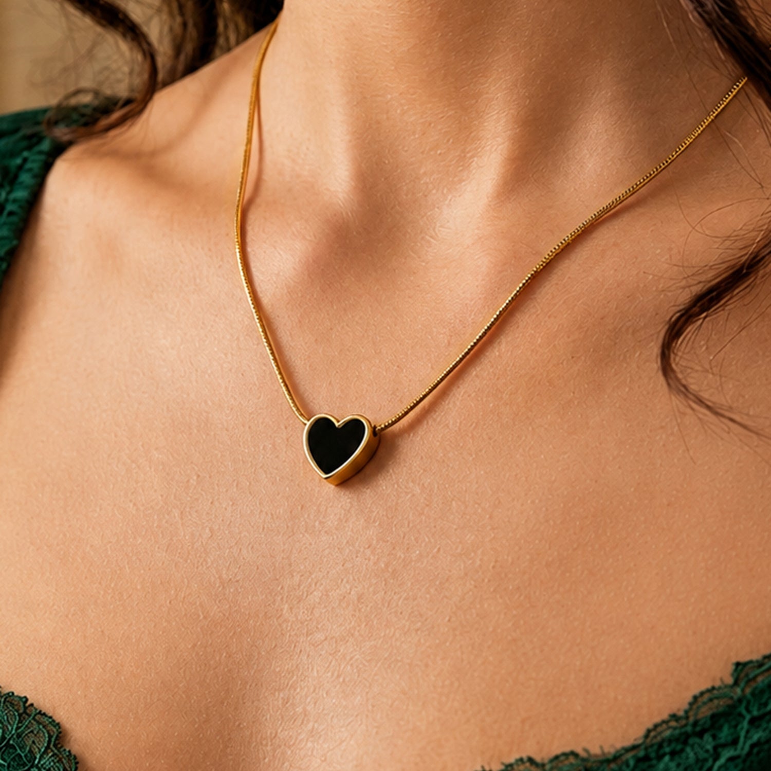 Artklim Black Heart Minimalist Anti-Tarnish Pendant Necklace