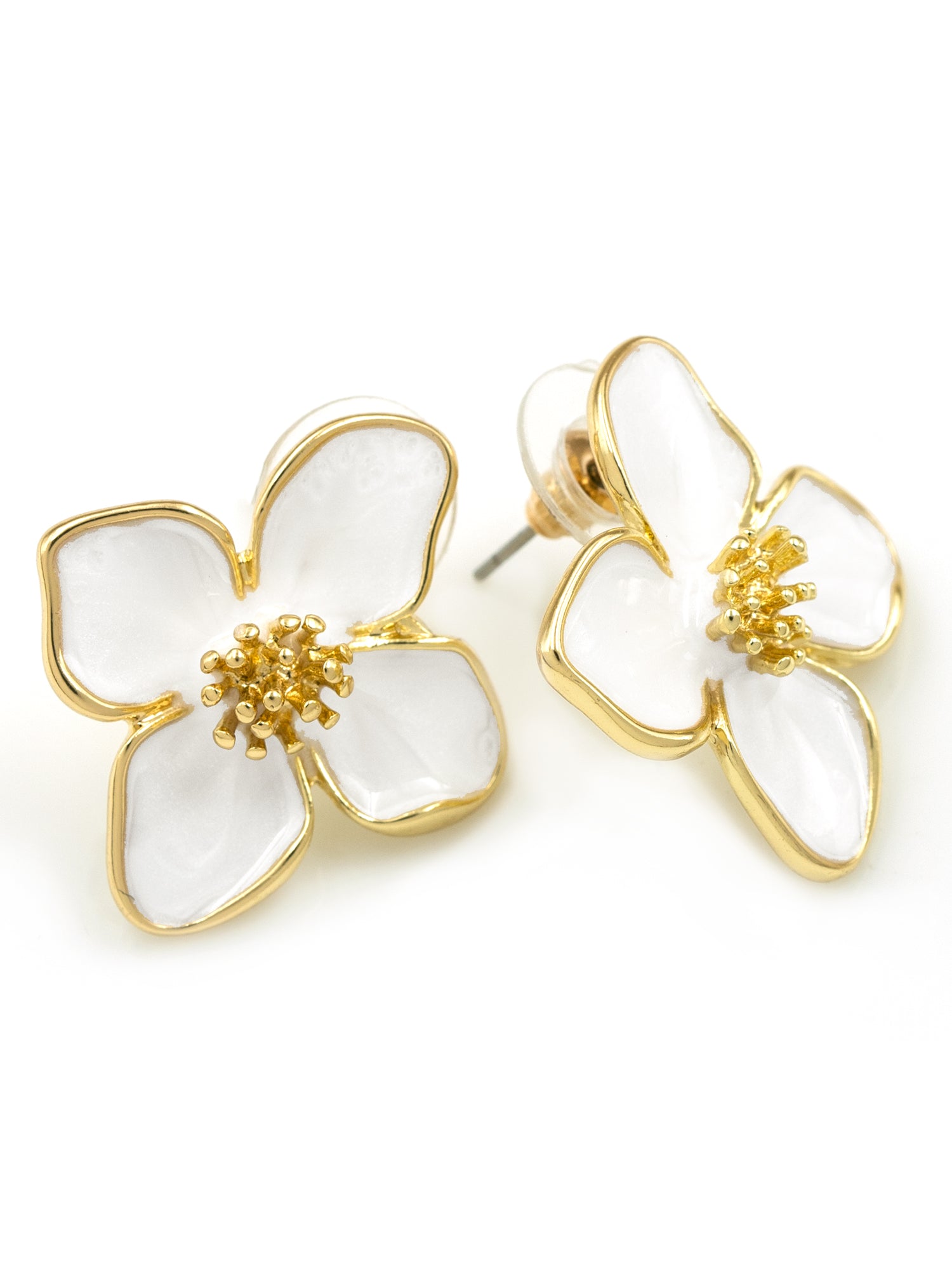 Artklim White Blossom Anti Tarnish Earrings