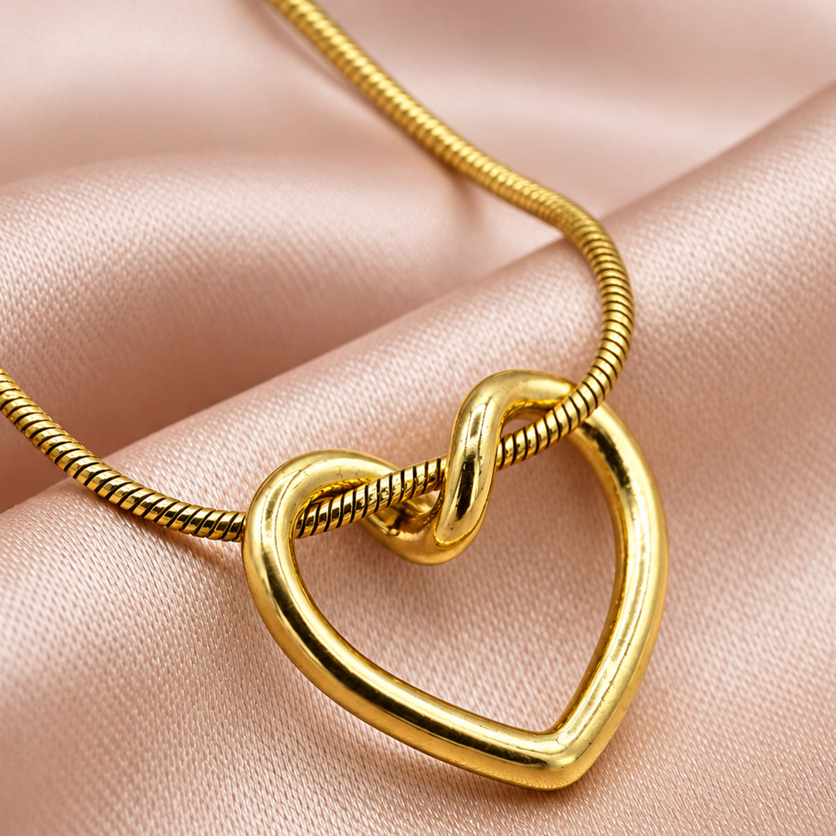 Artklim Elegant Heart Shape Crystal Cut Anti-Tarnish Pendant Necklace