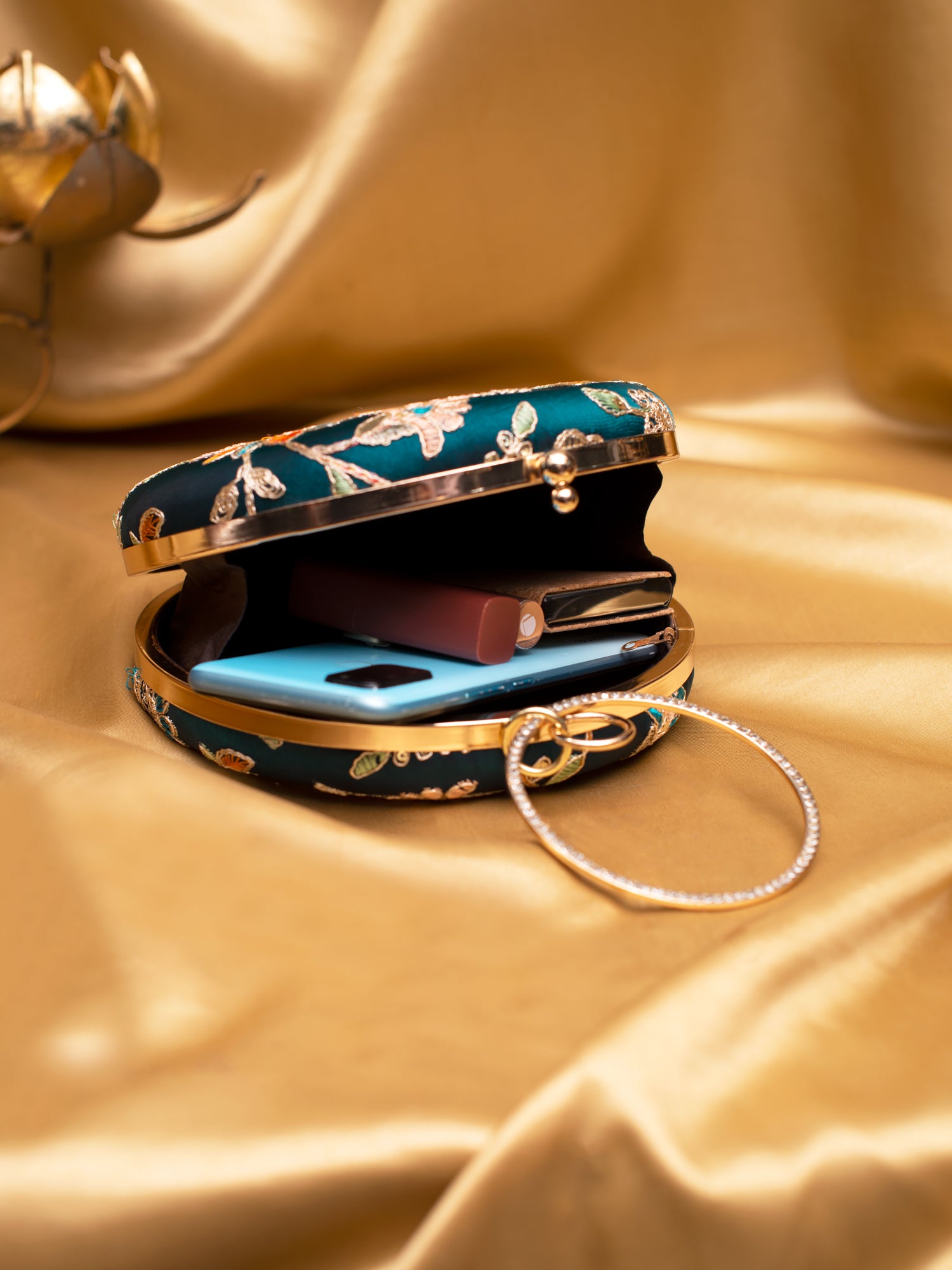 Artklim Emerald Garden Round Clutch