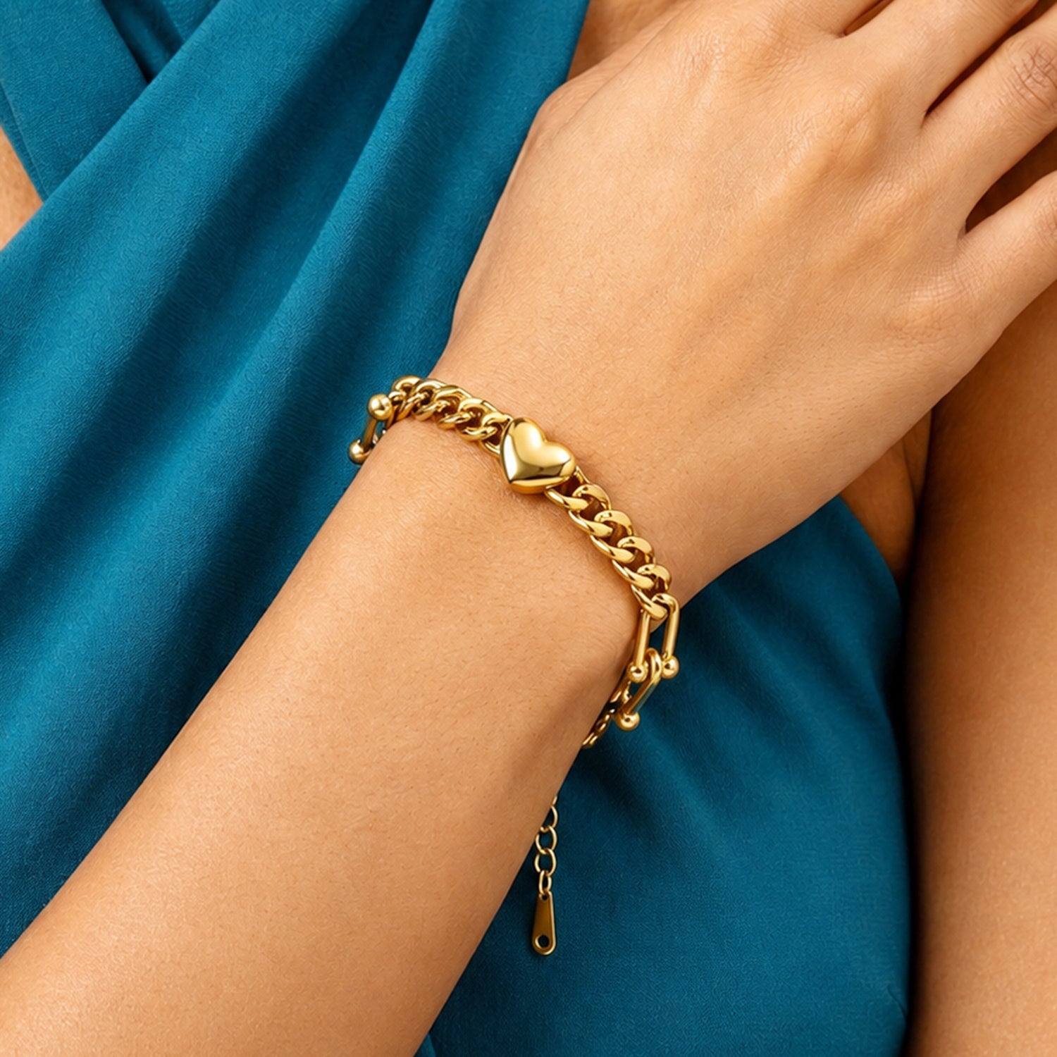 Artklim Golden Heart Link Chain Statement Gold-Tone Anti-Tarnish Bracelet