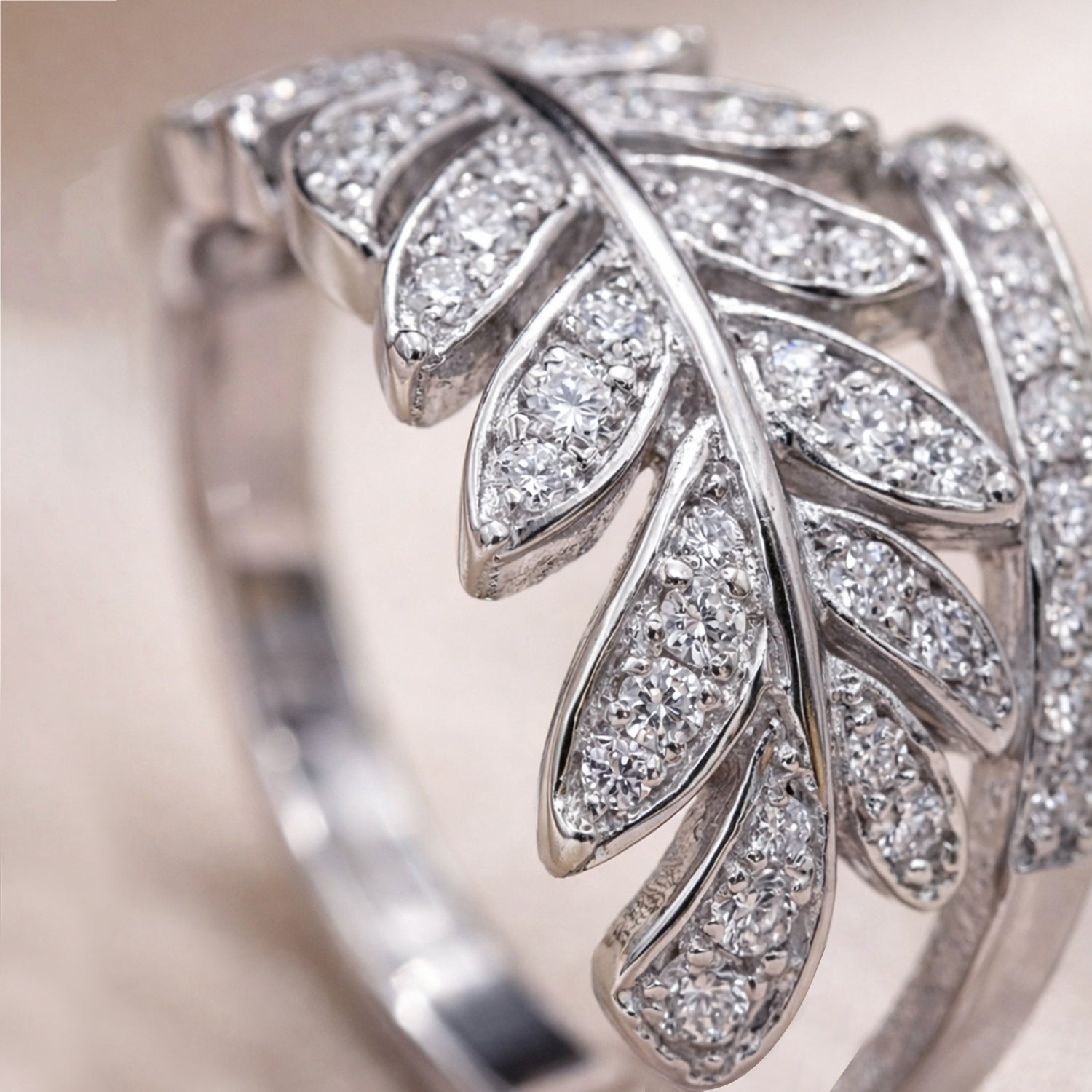 Artklim Sliver- Tone Sparkling Leaf Design Anti-Tarnish Ring