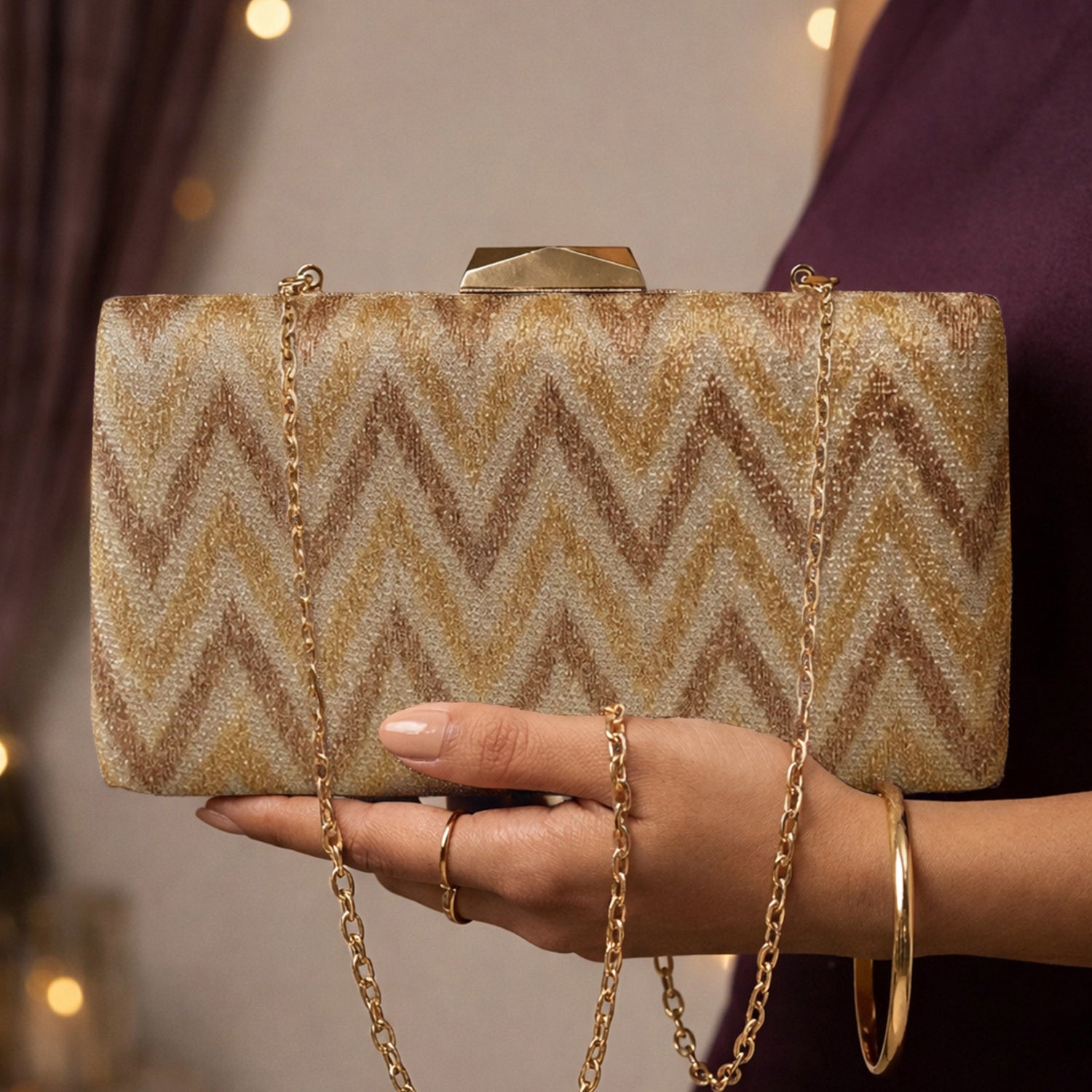Artklim Elegant Gold Chevron Glitter Clutch