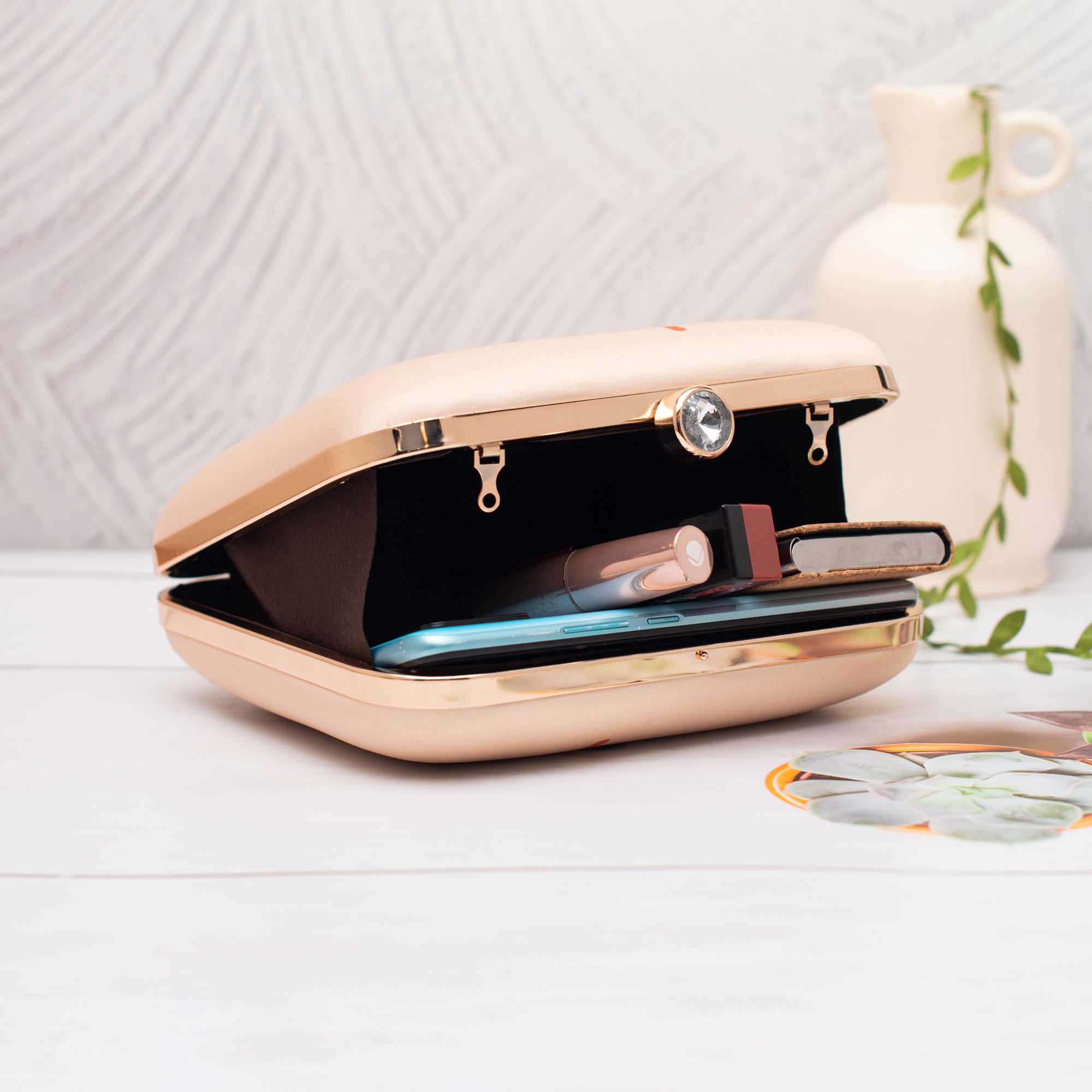 Artklim Twirl of Tradition Printed Clutch
