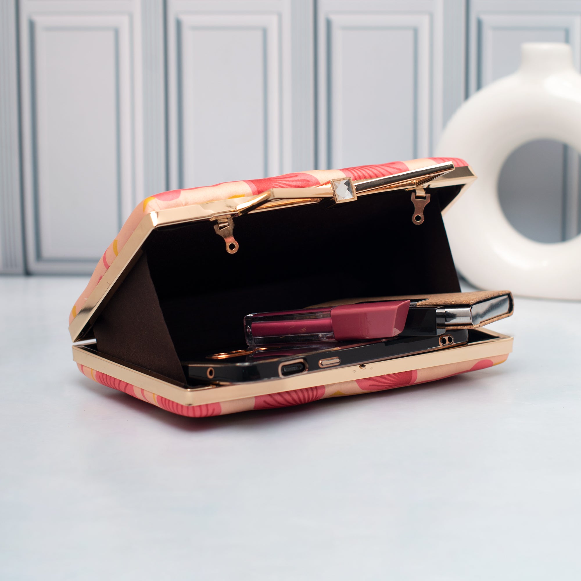 Artklim Blush Graphic Bloom Printed Clutch