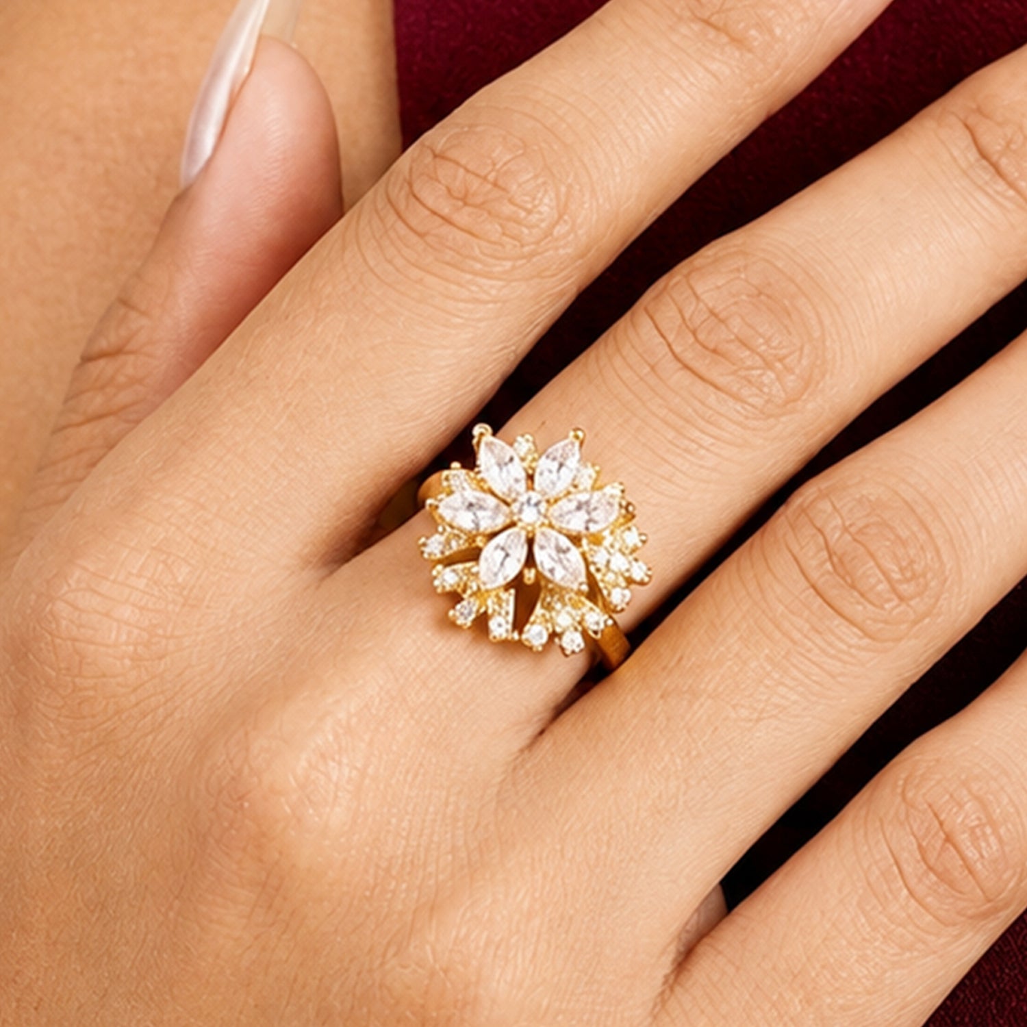 Artklim Gold Revolving Snowflake Flower Adjustable Anti-Tarnish Copper Ring