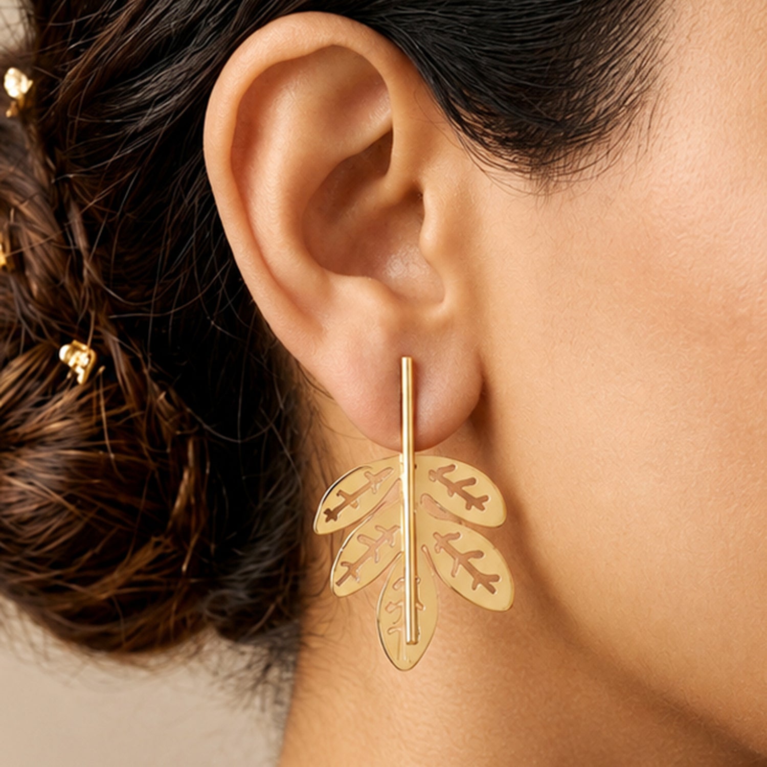 Artklim Minimalist Leaf Branch Stud Anti-Tarnish Earring