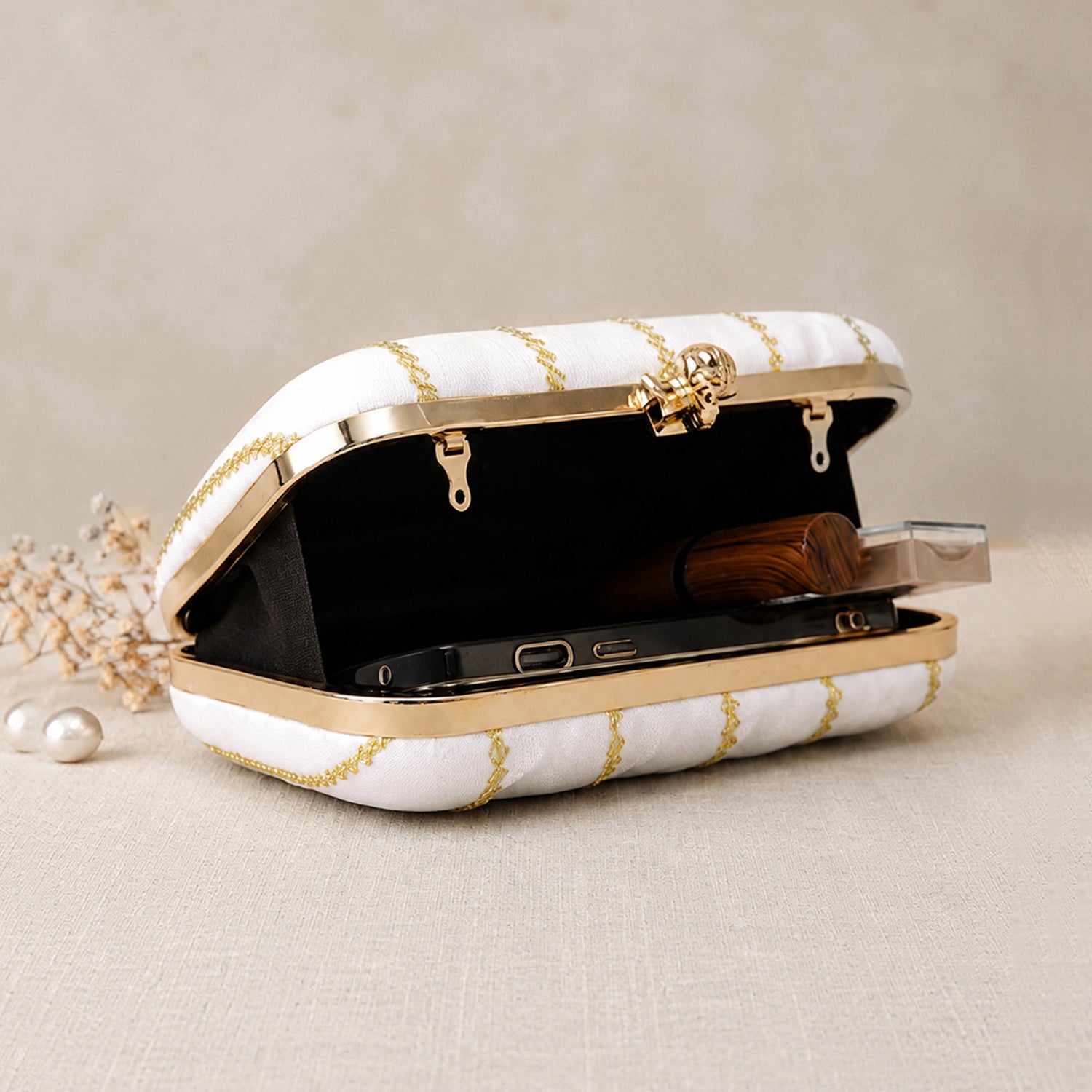 Artklim Pearl White Elegance Embroidered Clutch