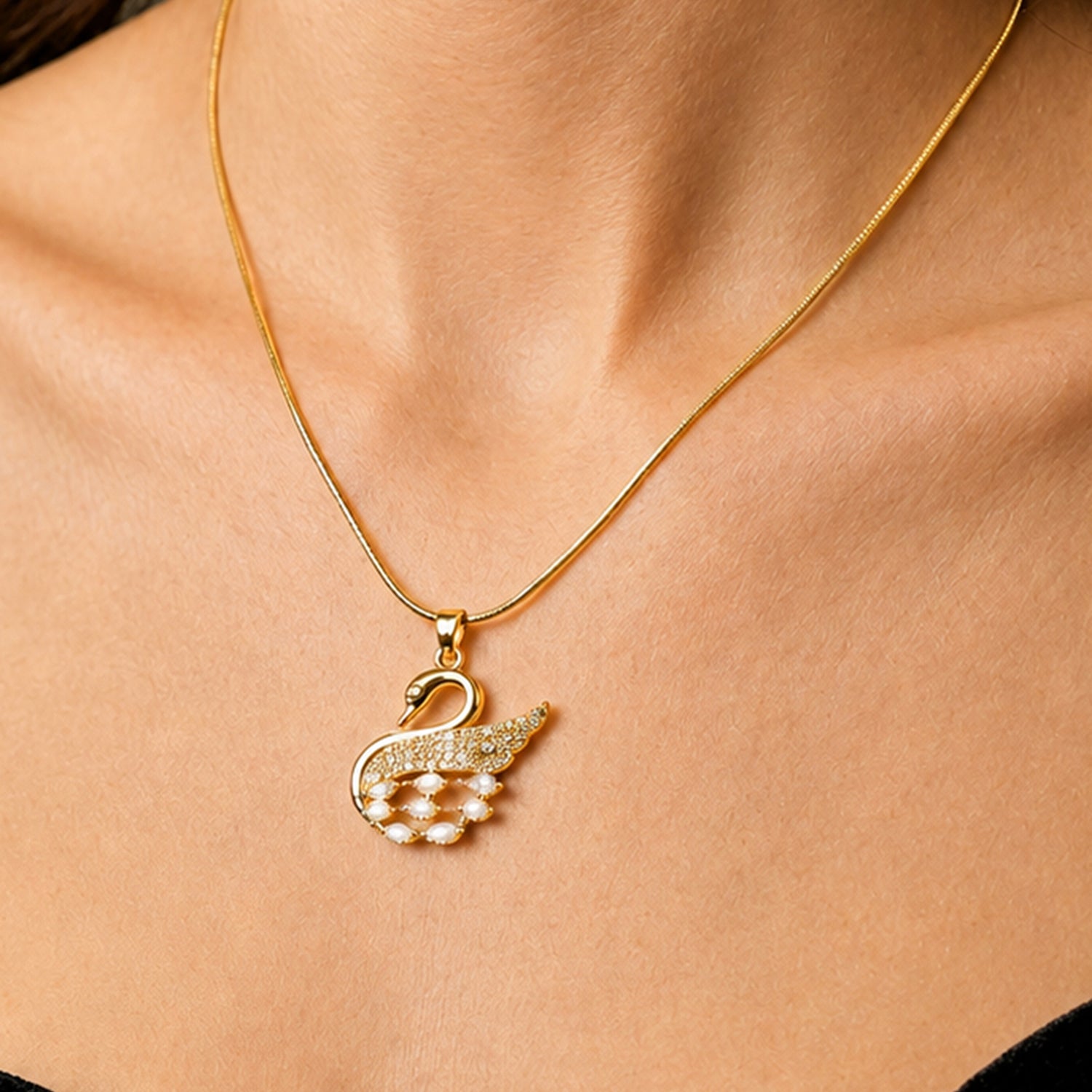 Artklim Elegant Swan Crystal Charm Anti-Tarnish Pendant Necklace