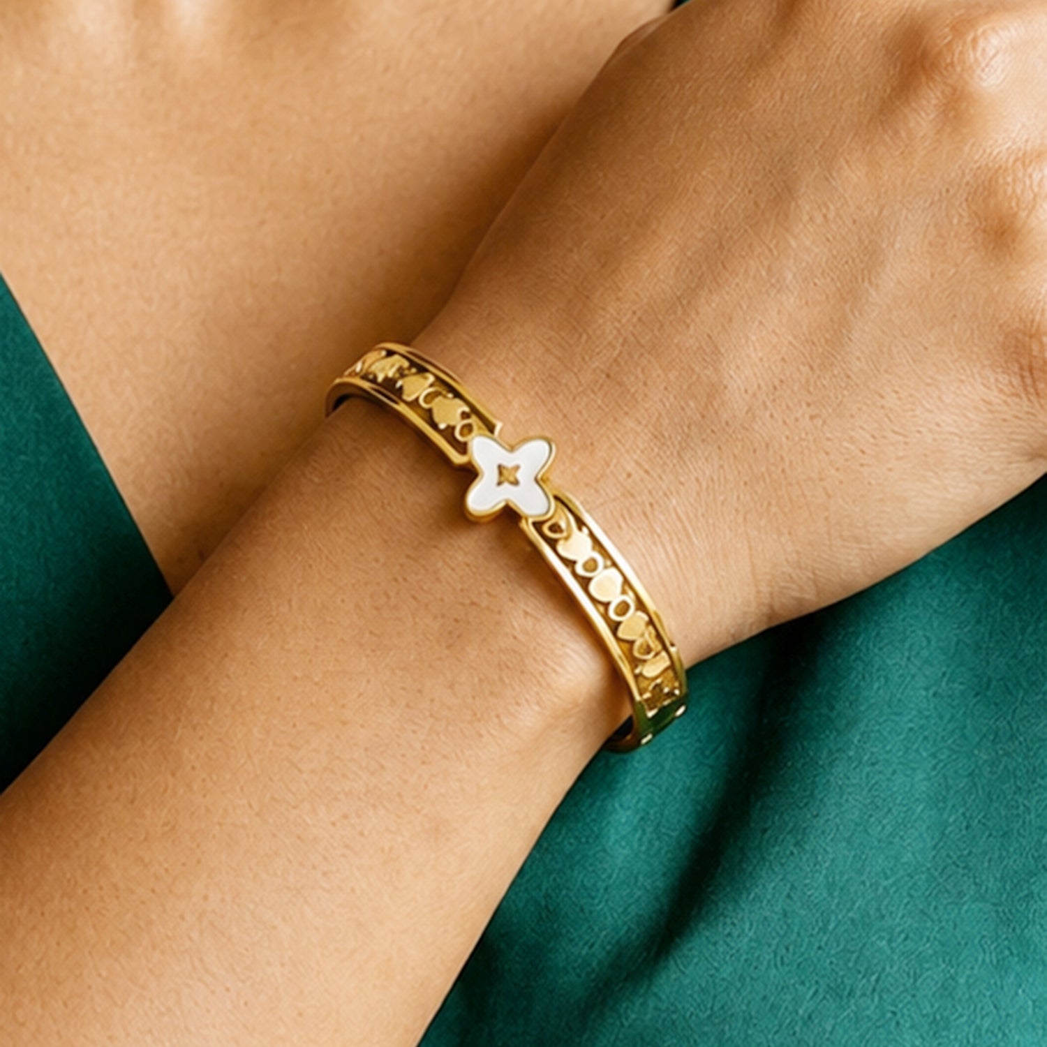 Artklim Butterfly Blossom Charm Anti-Tarnish Bangle Bracelet