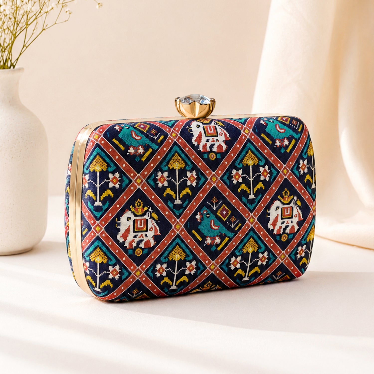 Artklim Multicolor Traditional Ethnic Pattern Chain Strap Printed Clutch