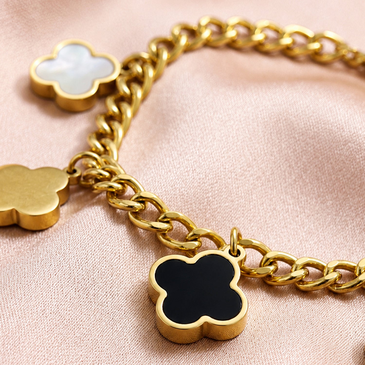 Artklim Clover Charm Gold Chain Designer Anti-Tarnish Bracelet
