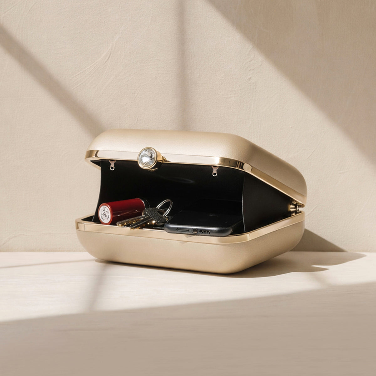 Artklim White Abstract Face Printed Women Clutch