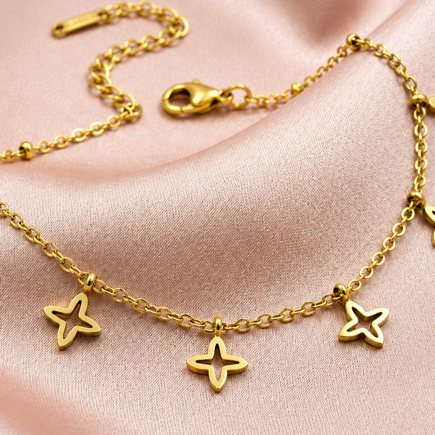 Artklim Open Clover Charm Elegant Gold Anti-Tarnish Anklet