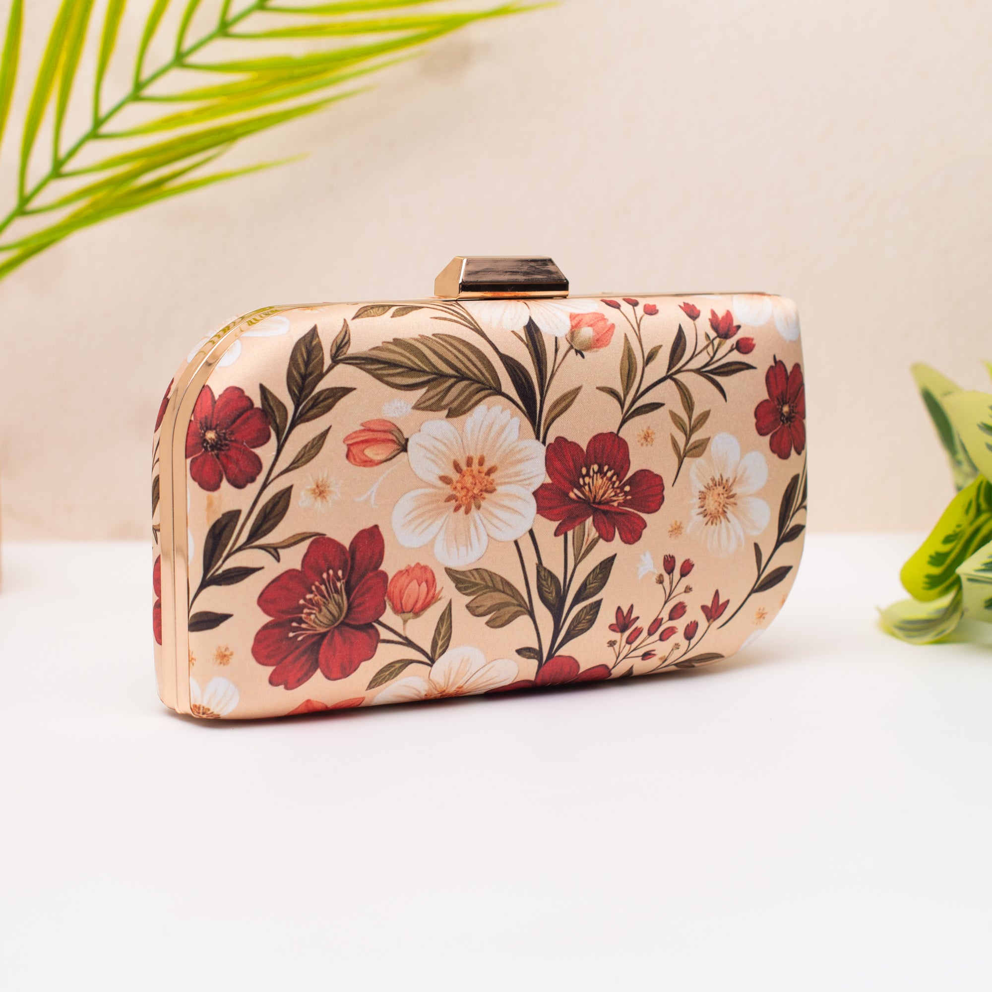 Artklim Rosy Petals Printed Clutch