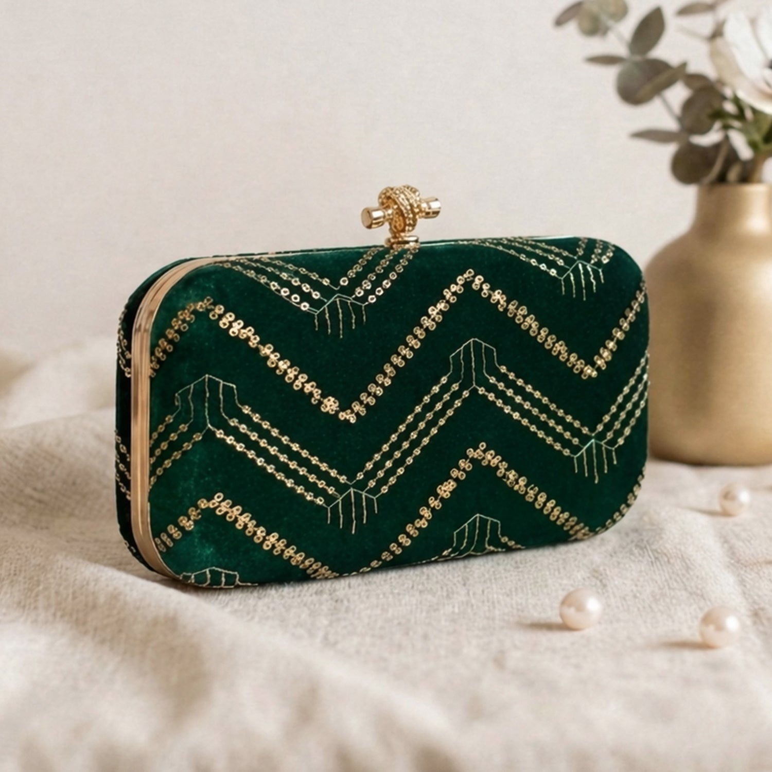 Artklim Luxury Emerald Green Velvet Embroidered Clutch