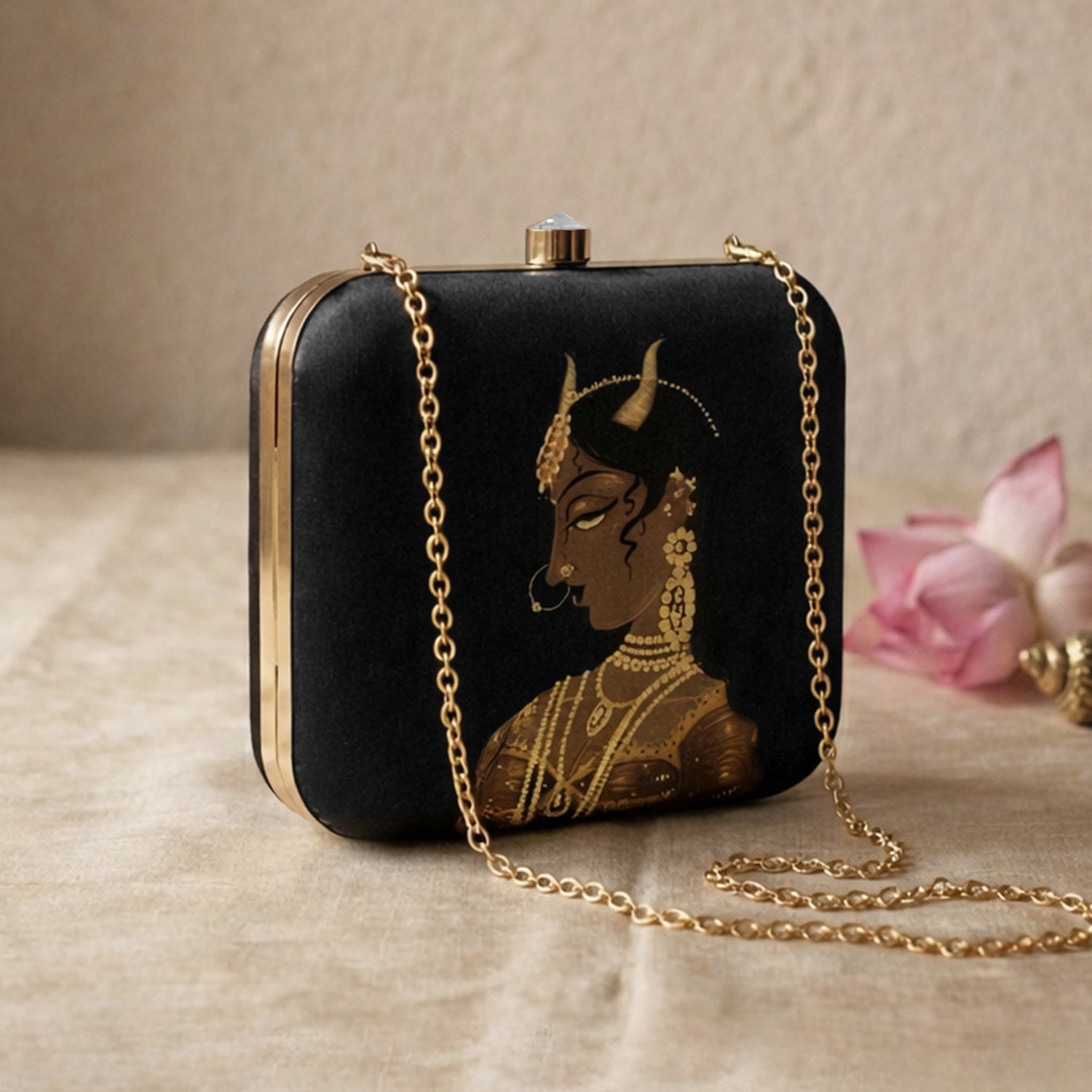 Artklim Mystic Profile Elegance in Tradition Printed Clutch