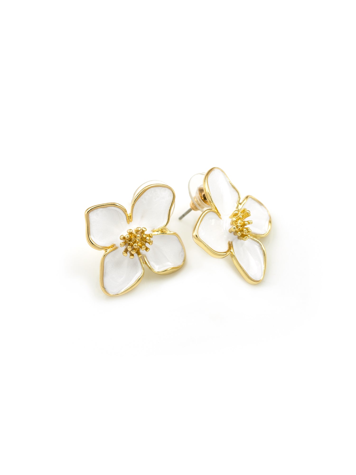 Artklim White Blossom Anti Tarnish Earrings