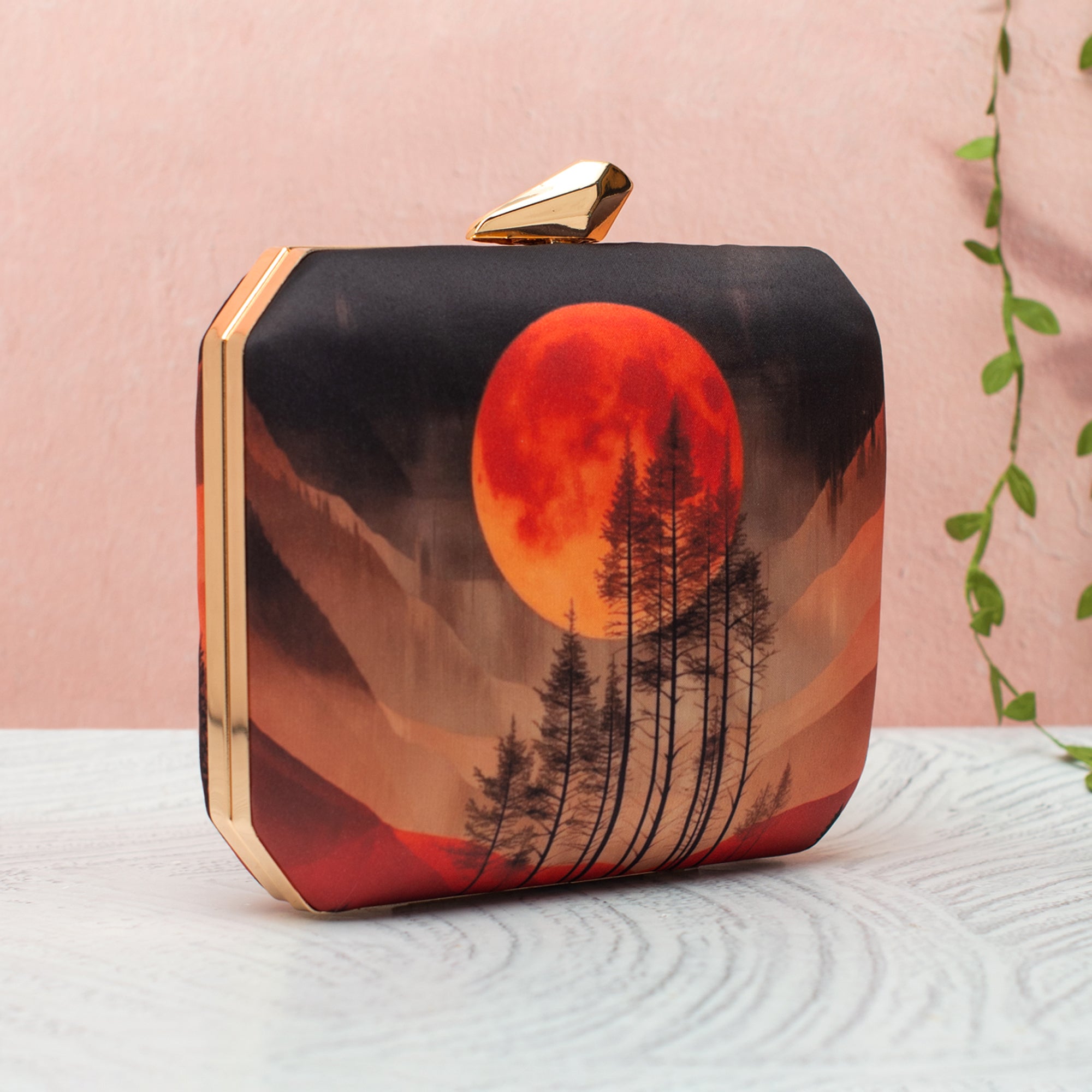 Artklim Red Moon Printed Clutch