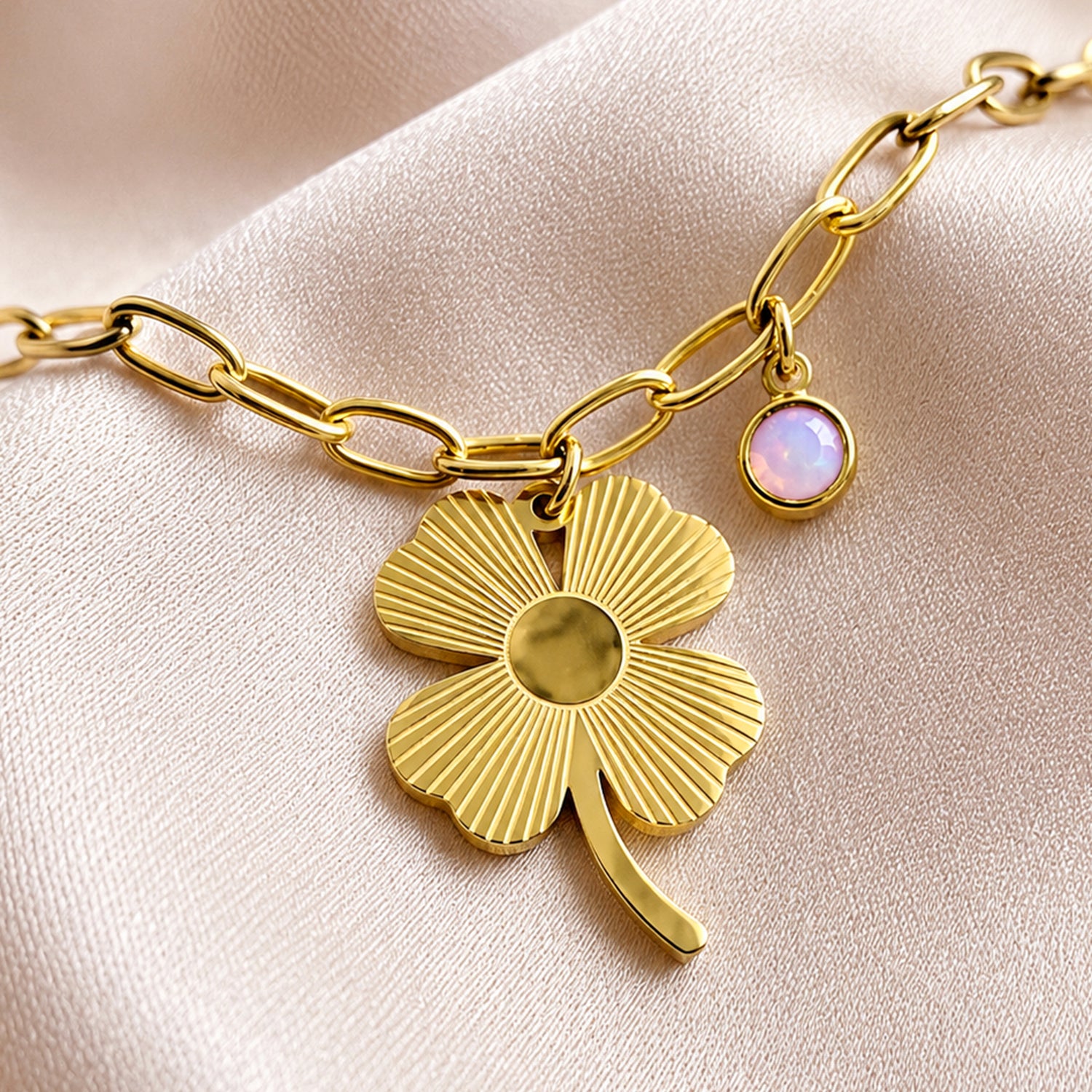 Artklim Lucky Clover Charm Gold Chain Anti-Tarnish Bracelet