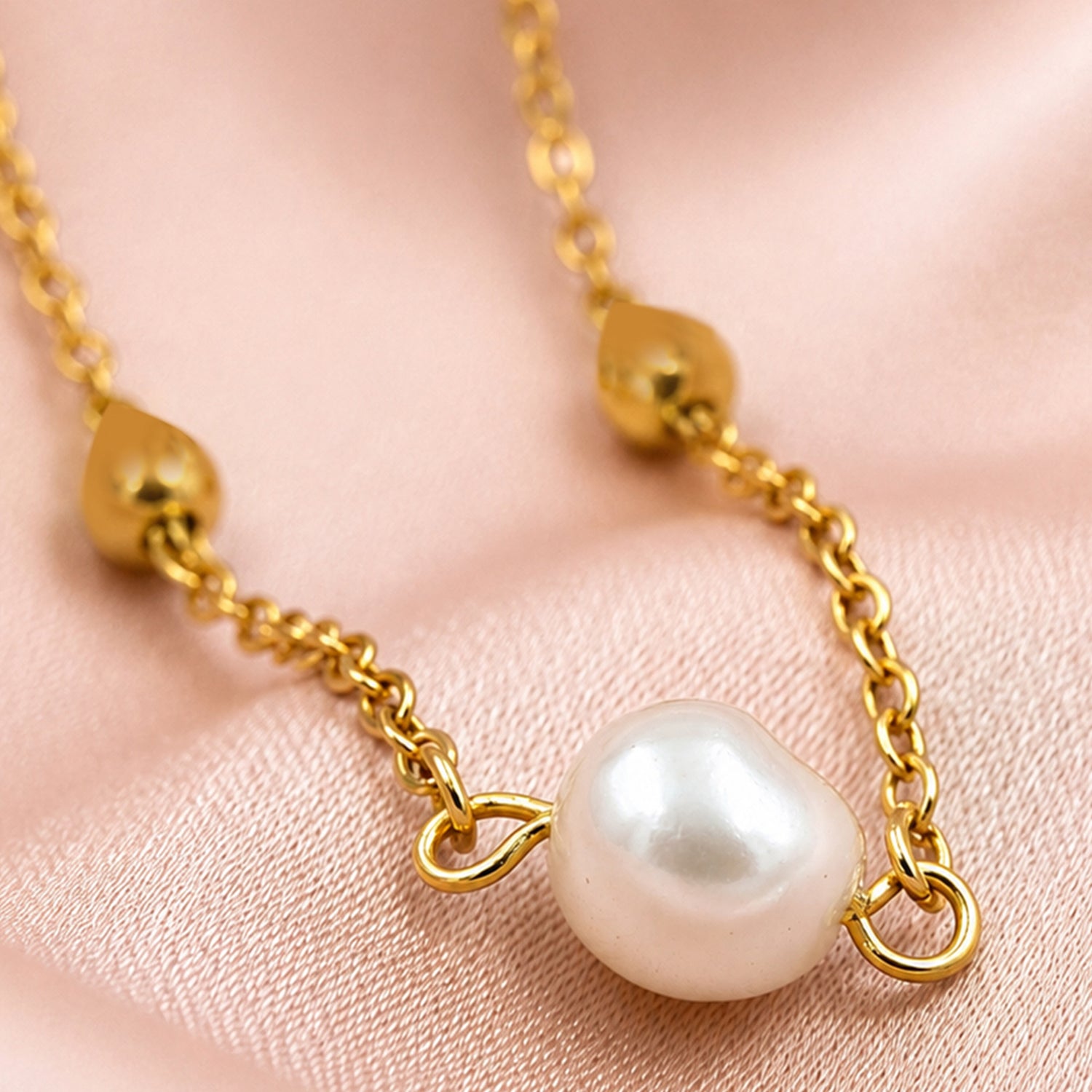 Artklim Elegant Pearl Drop Gold Anti-Tarnish Pendant Necklace