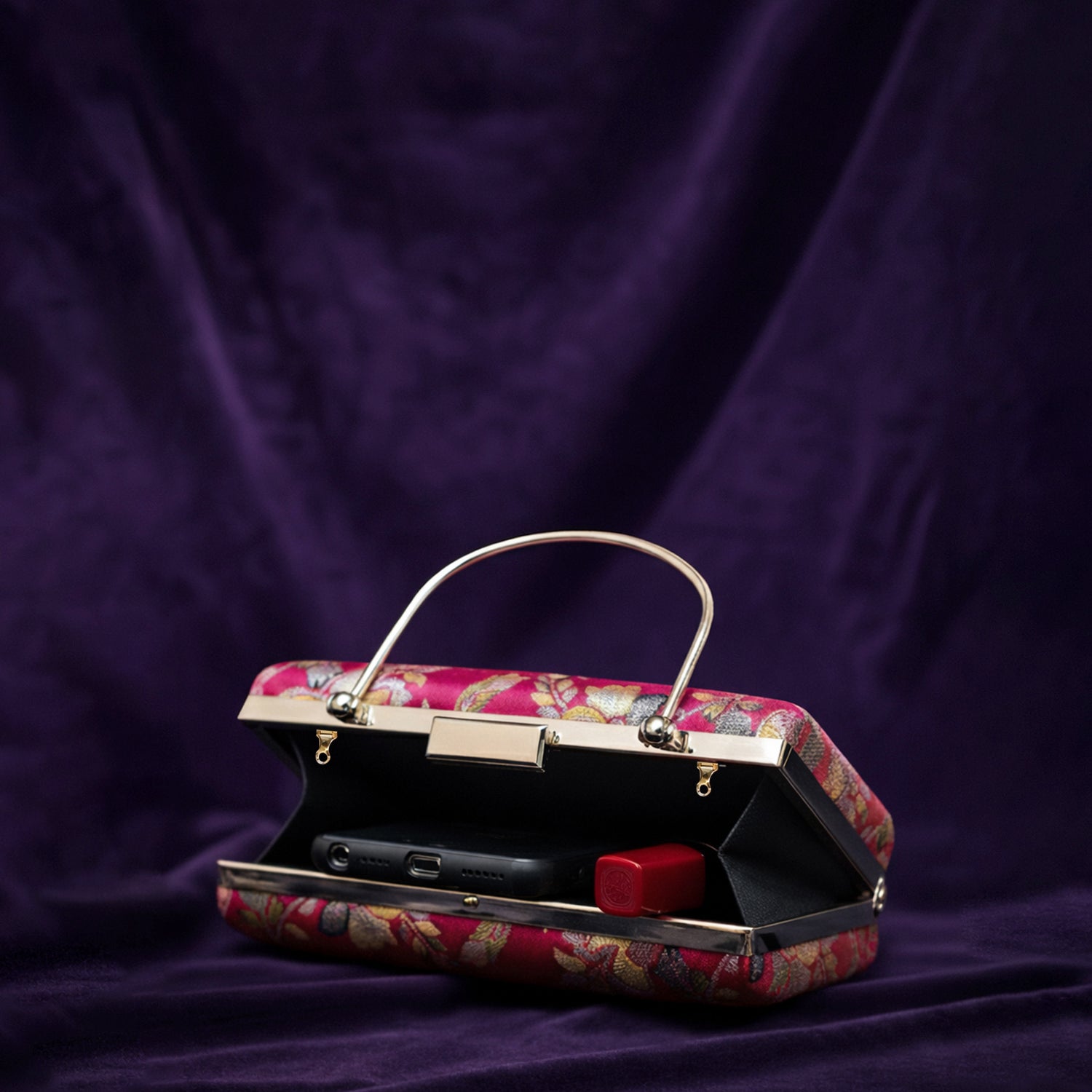 Artklim Pink Based Floral Pattern Pritned Brocade Fabric Clutch
