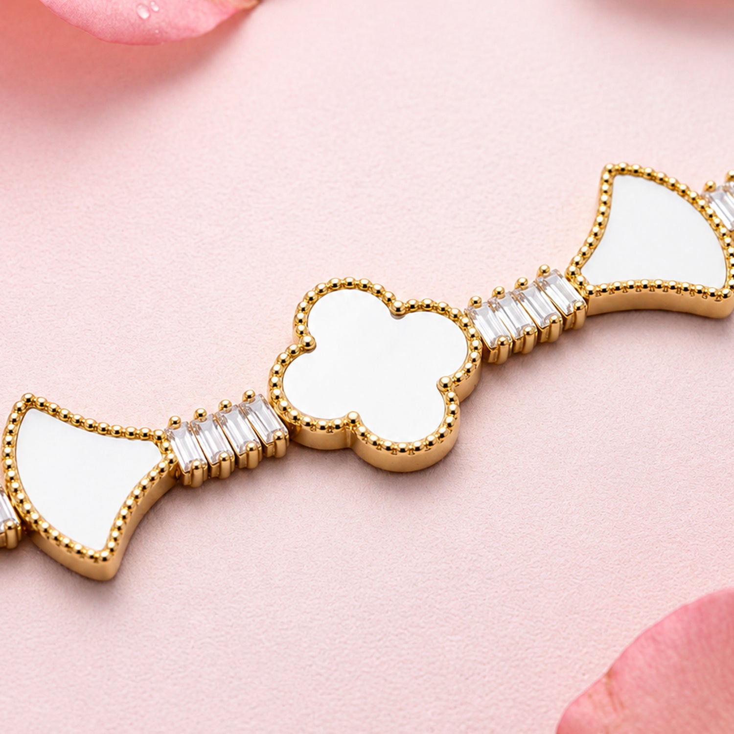 Artklim White Clover Crystal Anti-Tarnish Bracelet