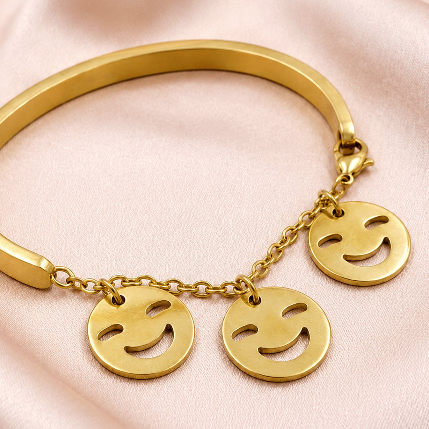 Artklim Golden Smile Charm Anti-Tarnish Bangle Bracelet