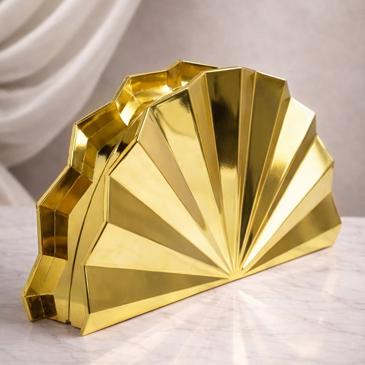Artklim Elegant Golden Fan-Shaped Acrylic Clutch