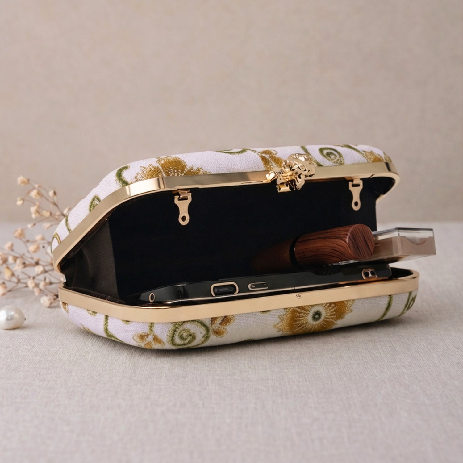 Artklim Elegant White Floral Embroidered Clutch