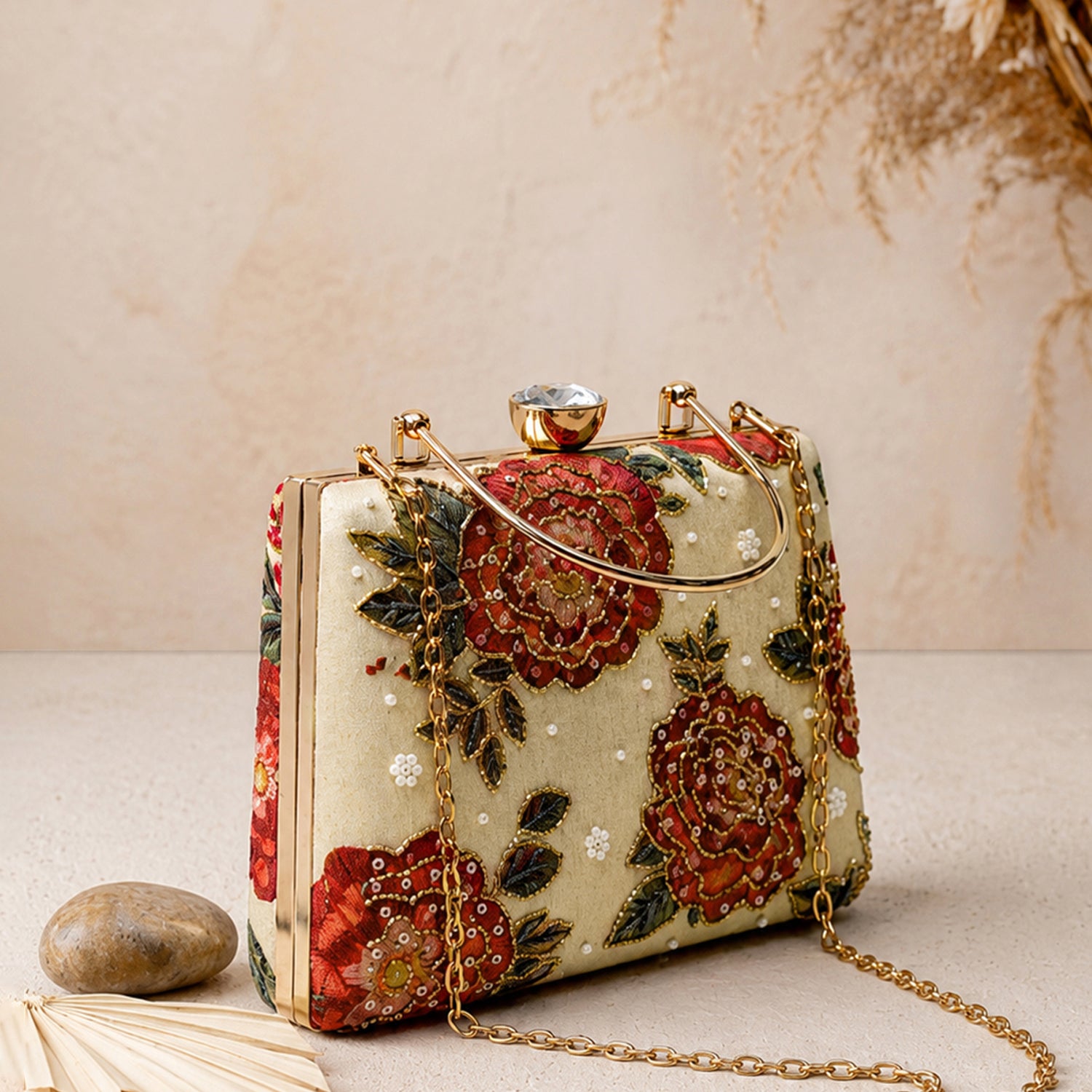 Artklim Vintage Rose Garden Embellished Clutch