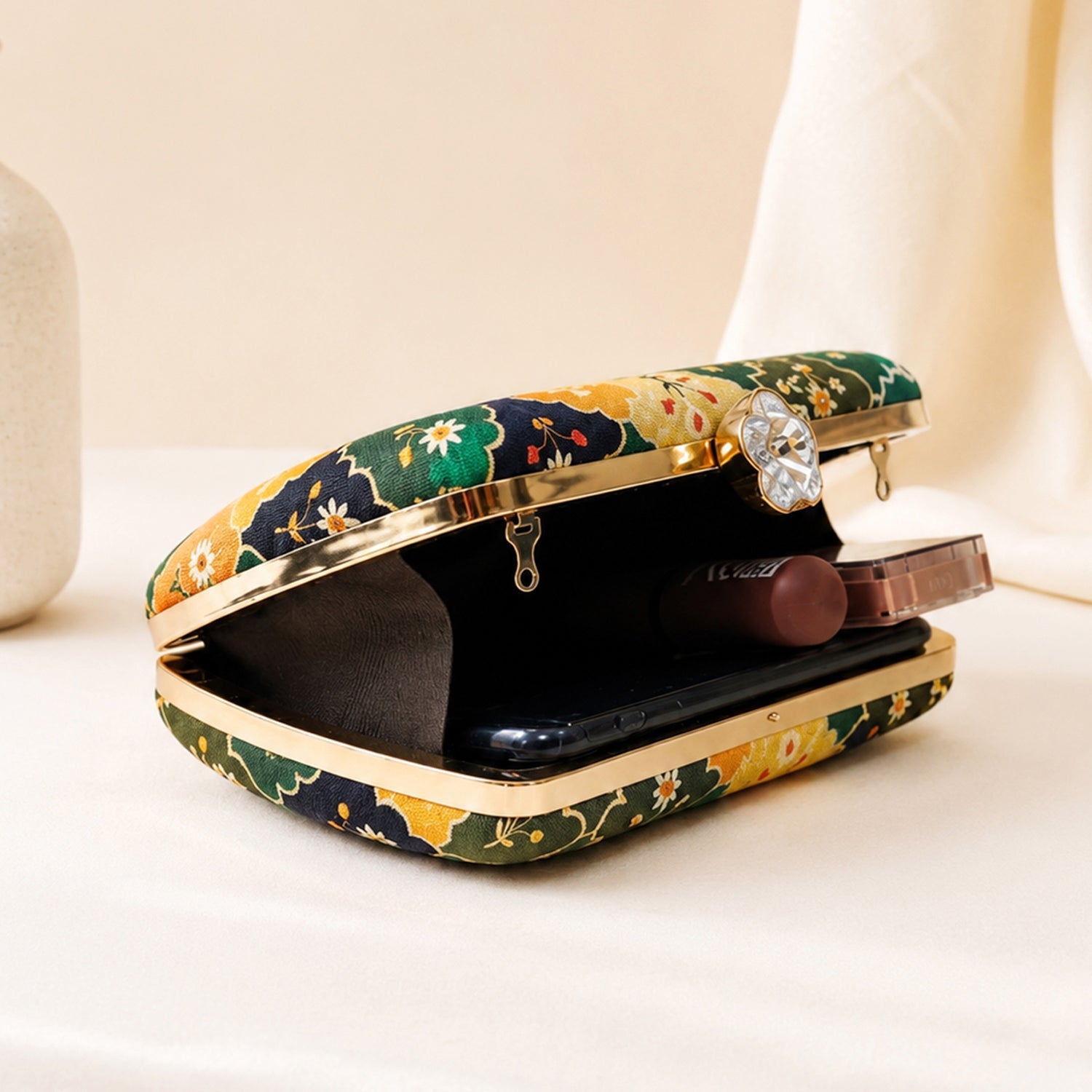 Artklim Multicolor Floral Arch Pattern Chain Strap Printed Clutch