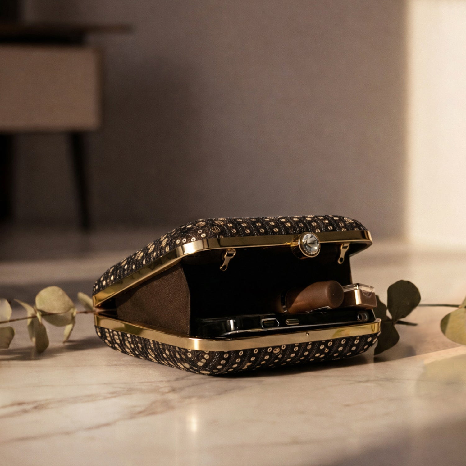 Artklim Women’s Black Embellished Box Embroidred Clutch