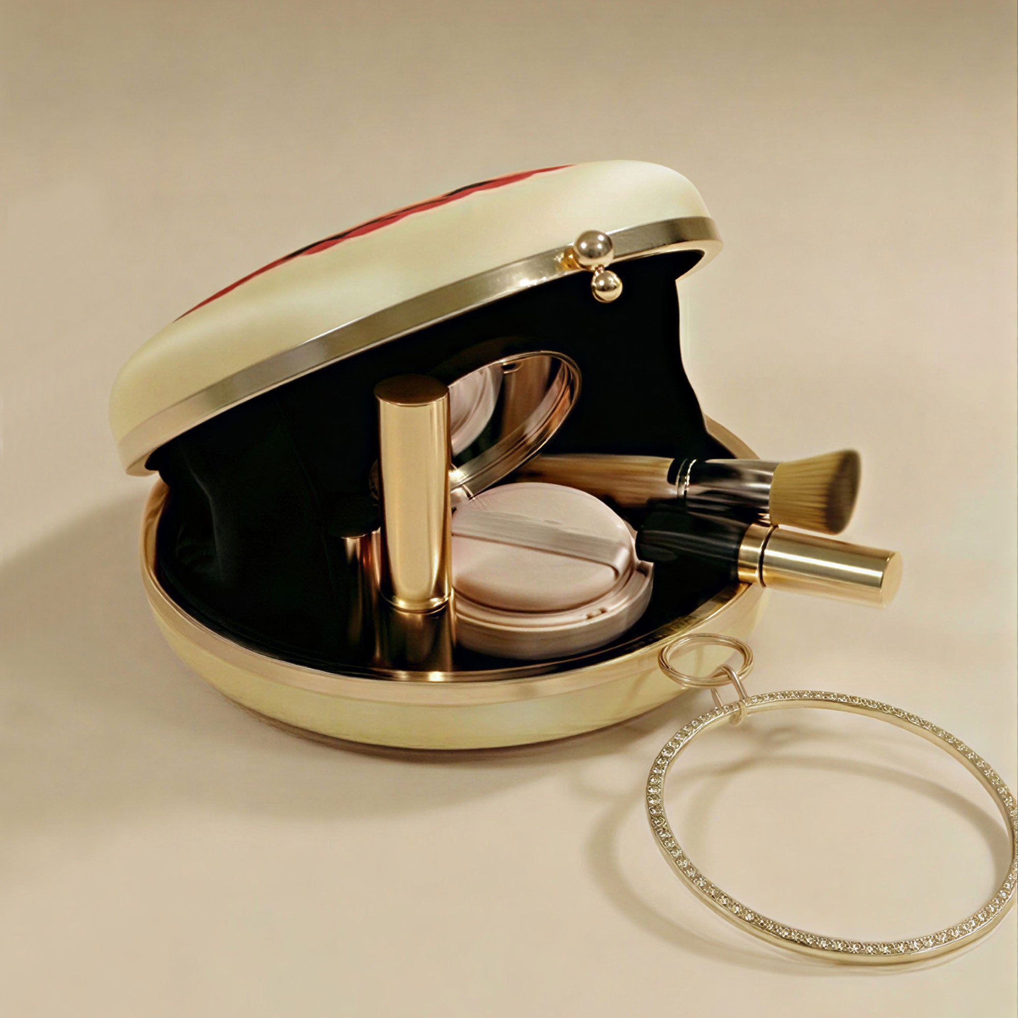 Artklim Wild Embrace Round Clutch