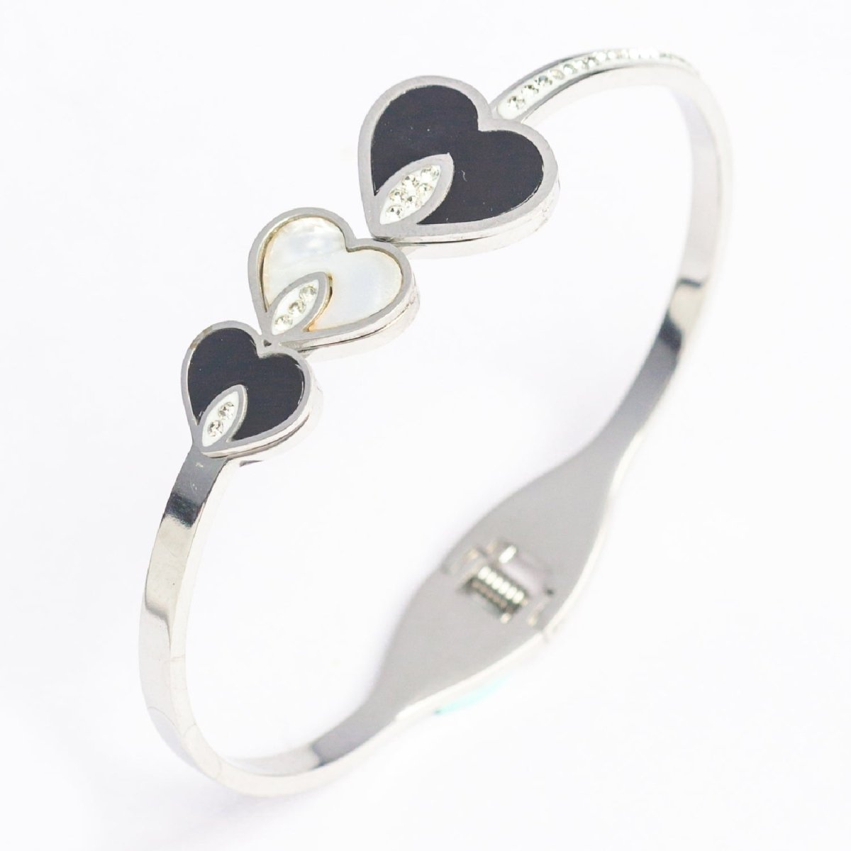 Artklim Elegant Silver Plated Heart Design Bangle Bracelet