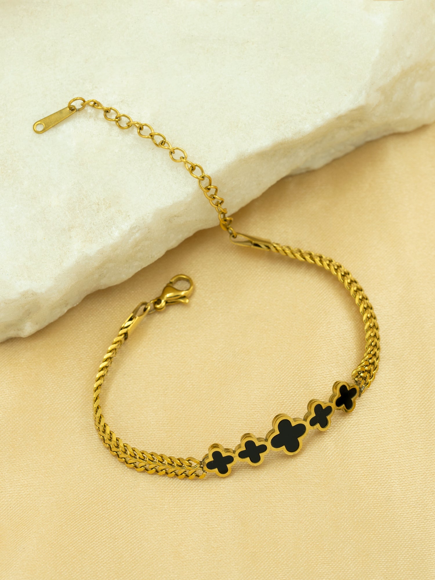 Artklim Gold-Plated Clover Charm Anti-Tarnish Bracelet