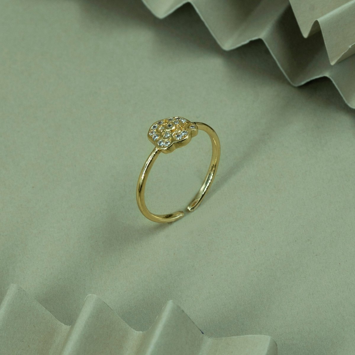 Artklim Gold Plated Studded Flower Shaped Adjustable Ring