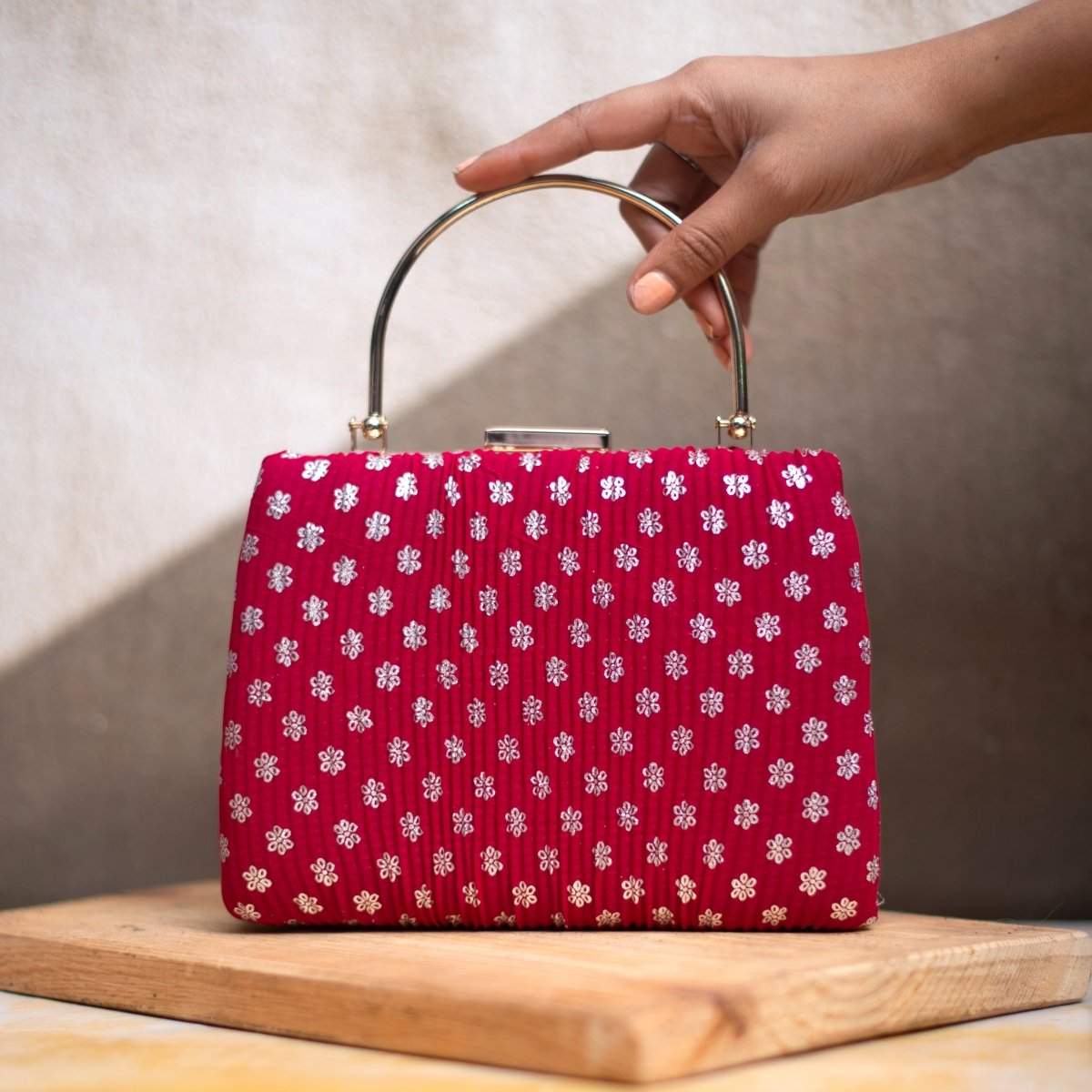 Artklim Red Floral Printed Clutch