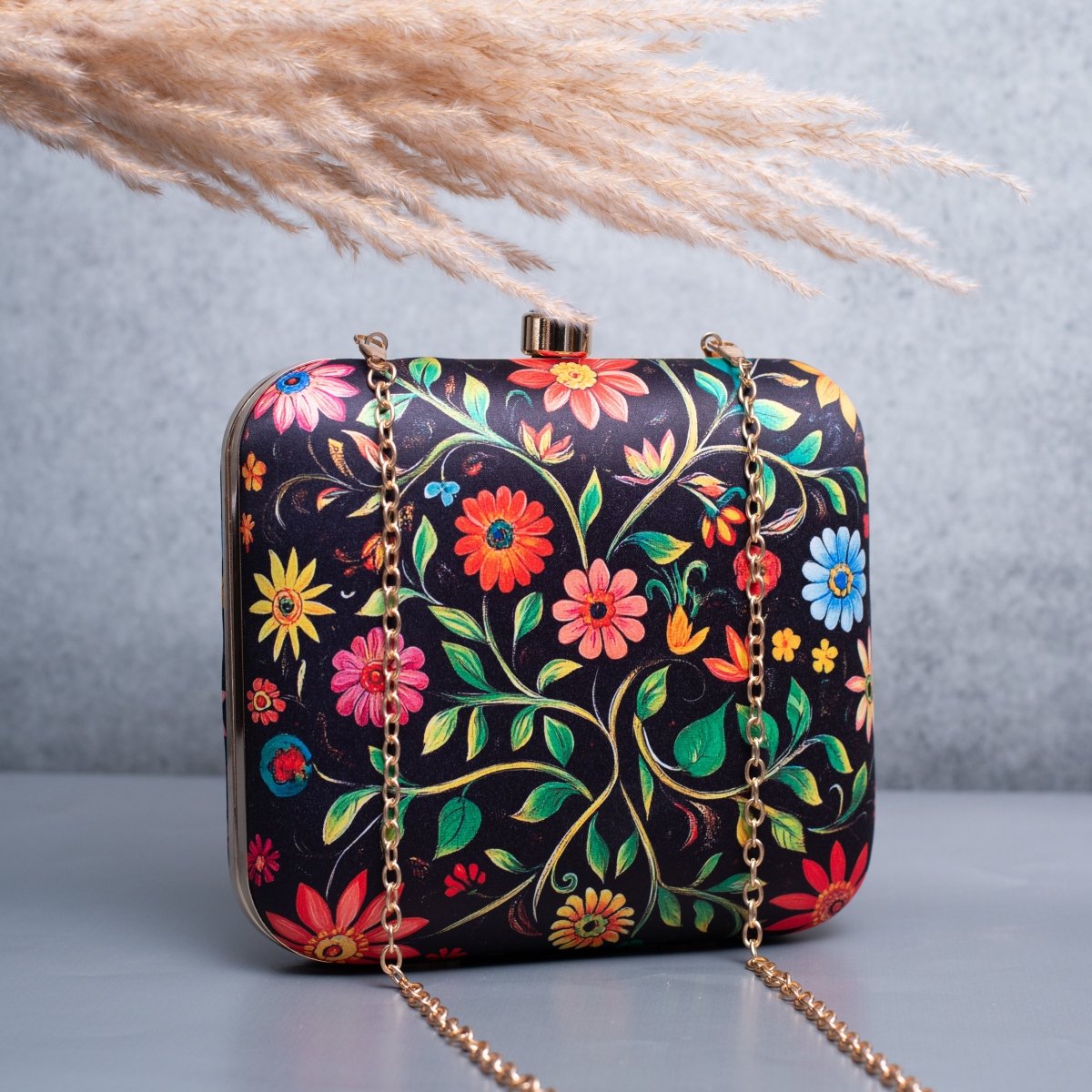 Artklim Black Based Floral Printed Clutch