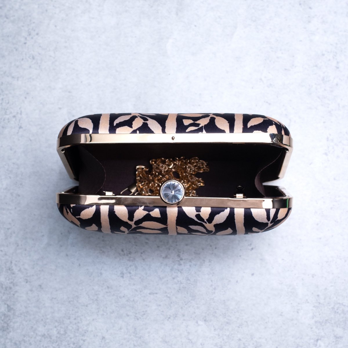 Artklim Black And Off-White Floral Printed Clutch