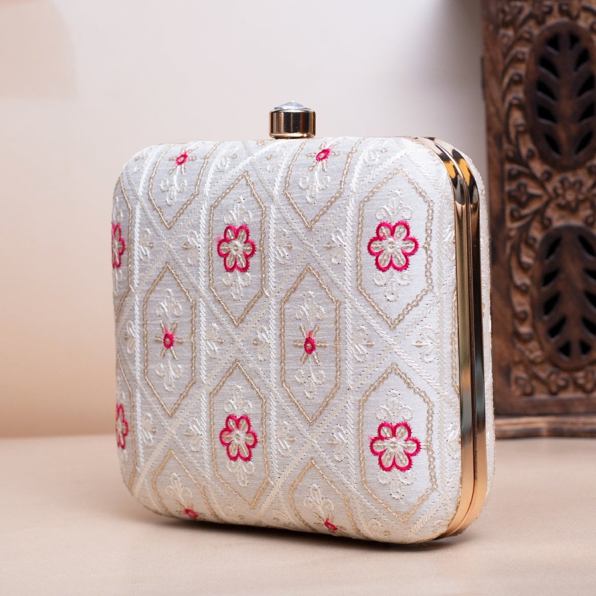 Artklim White Based Red Floral Threadwork Embroidery Clutch